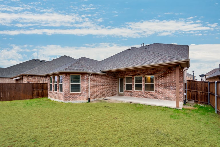 Photo 30 of 30 - 594 Miramar Dr, Rockwall, TX 75087