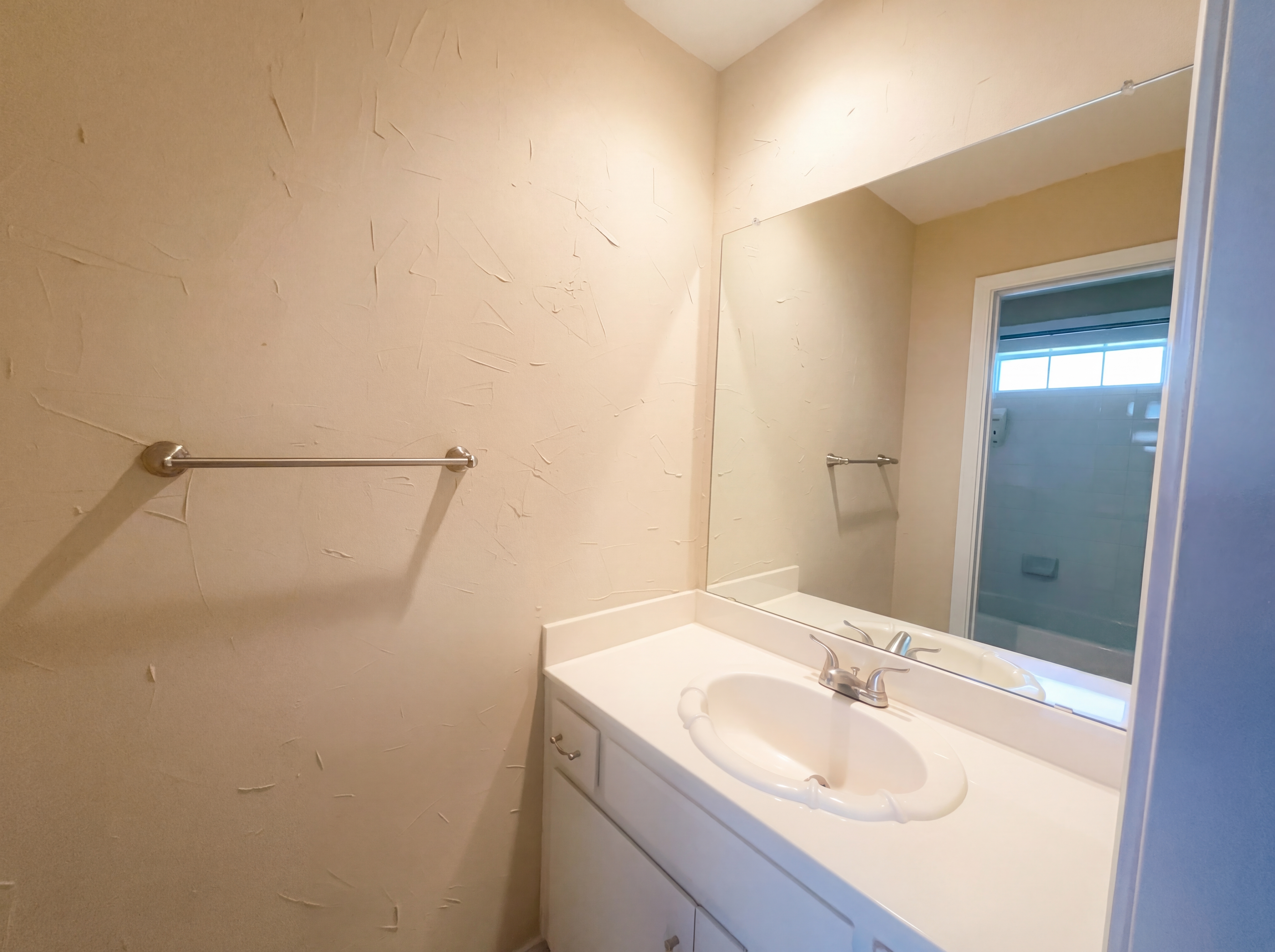 Photo 10 of 26 of 2741 Barrington Dr, Plano, TX