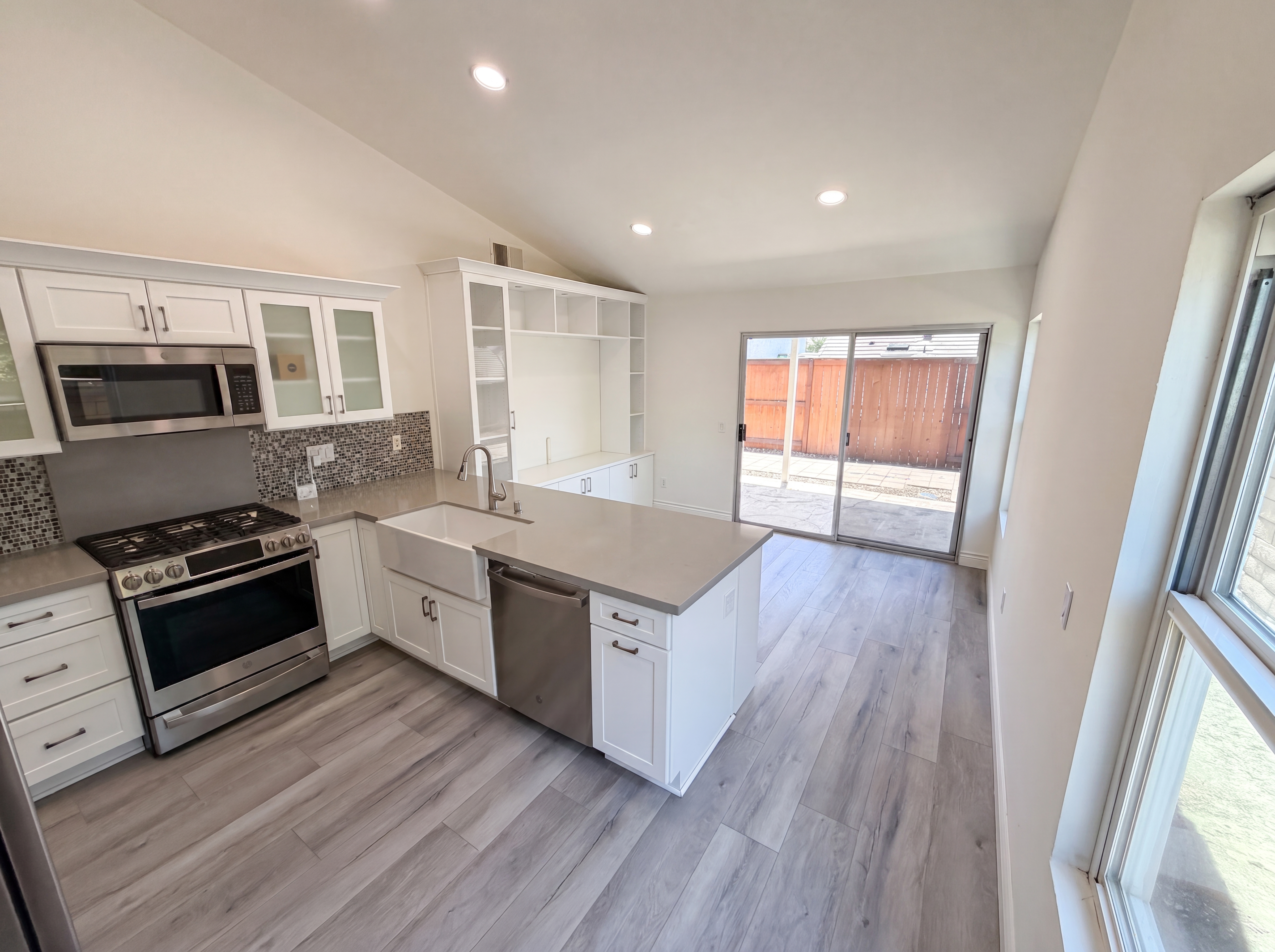 Photo 2 of 22 of 12305 Daisy Ct, Rancho Cucamonga, CA