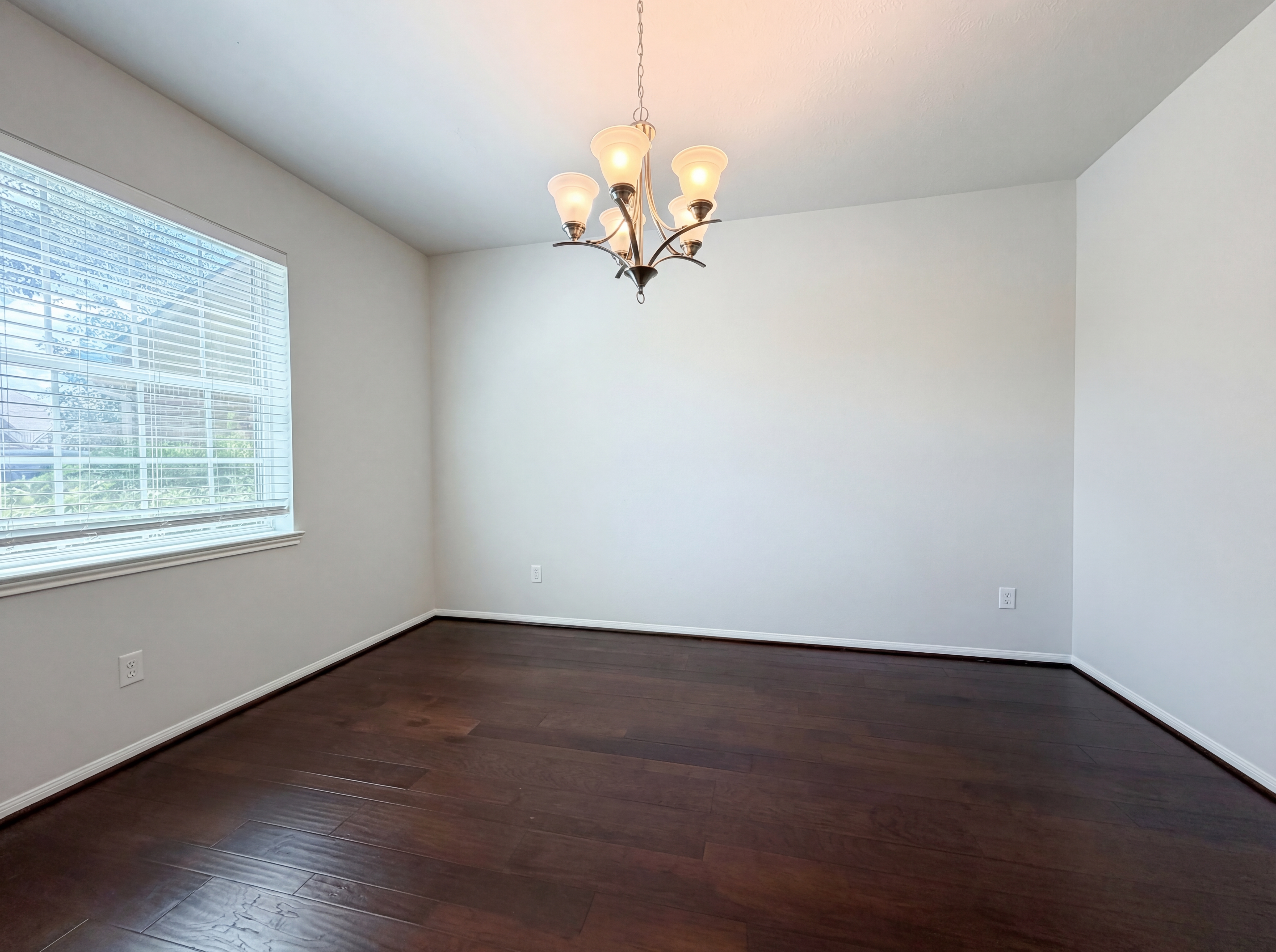 Photo 8 of 24 of 26306 Fox Ridge Ln, Katy, TX