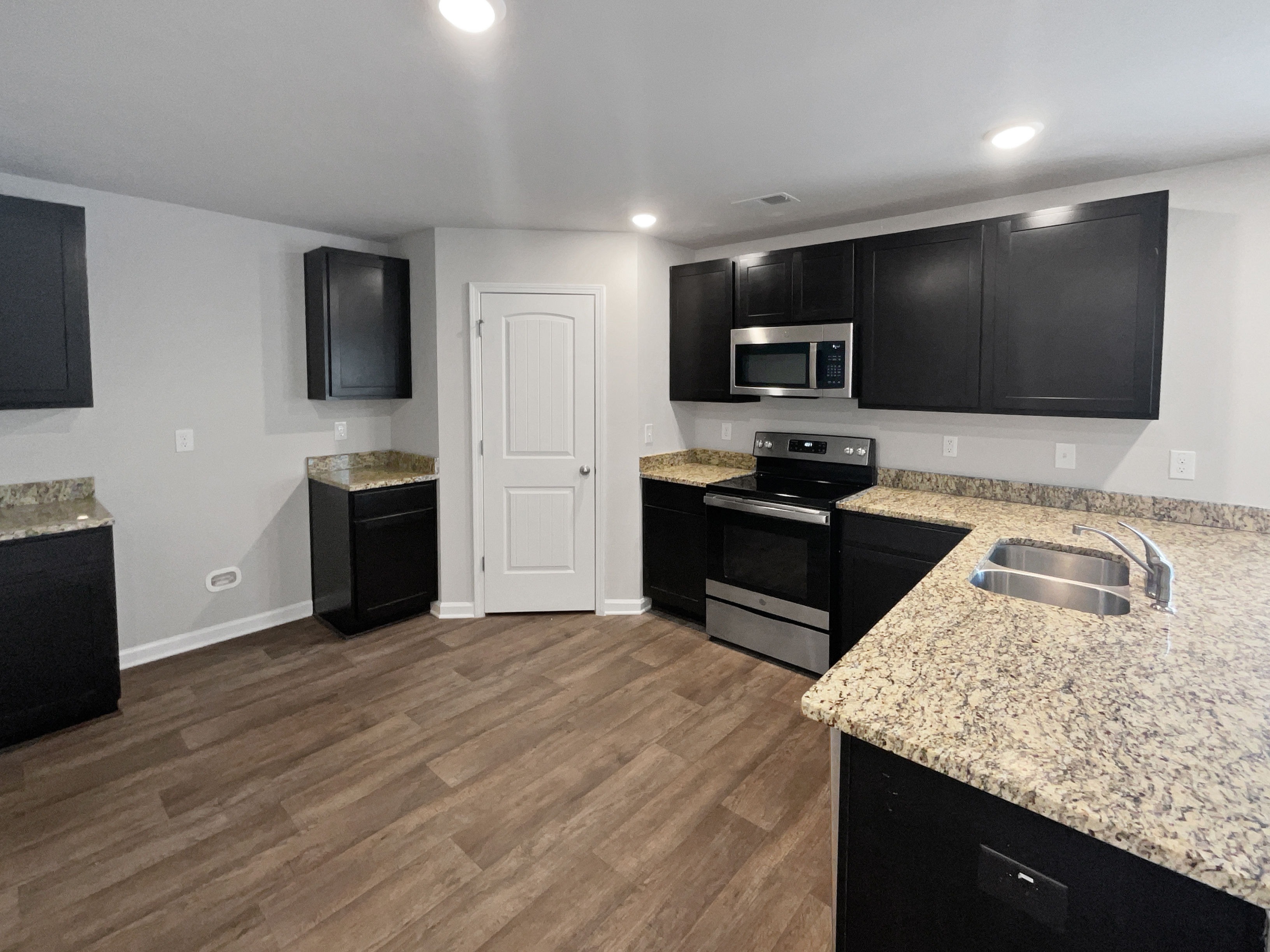 Photo 7 of 25 of 230 Prescott St, Locust Grove, GA
