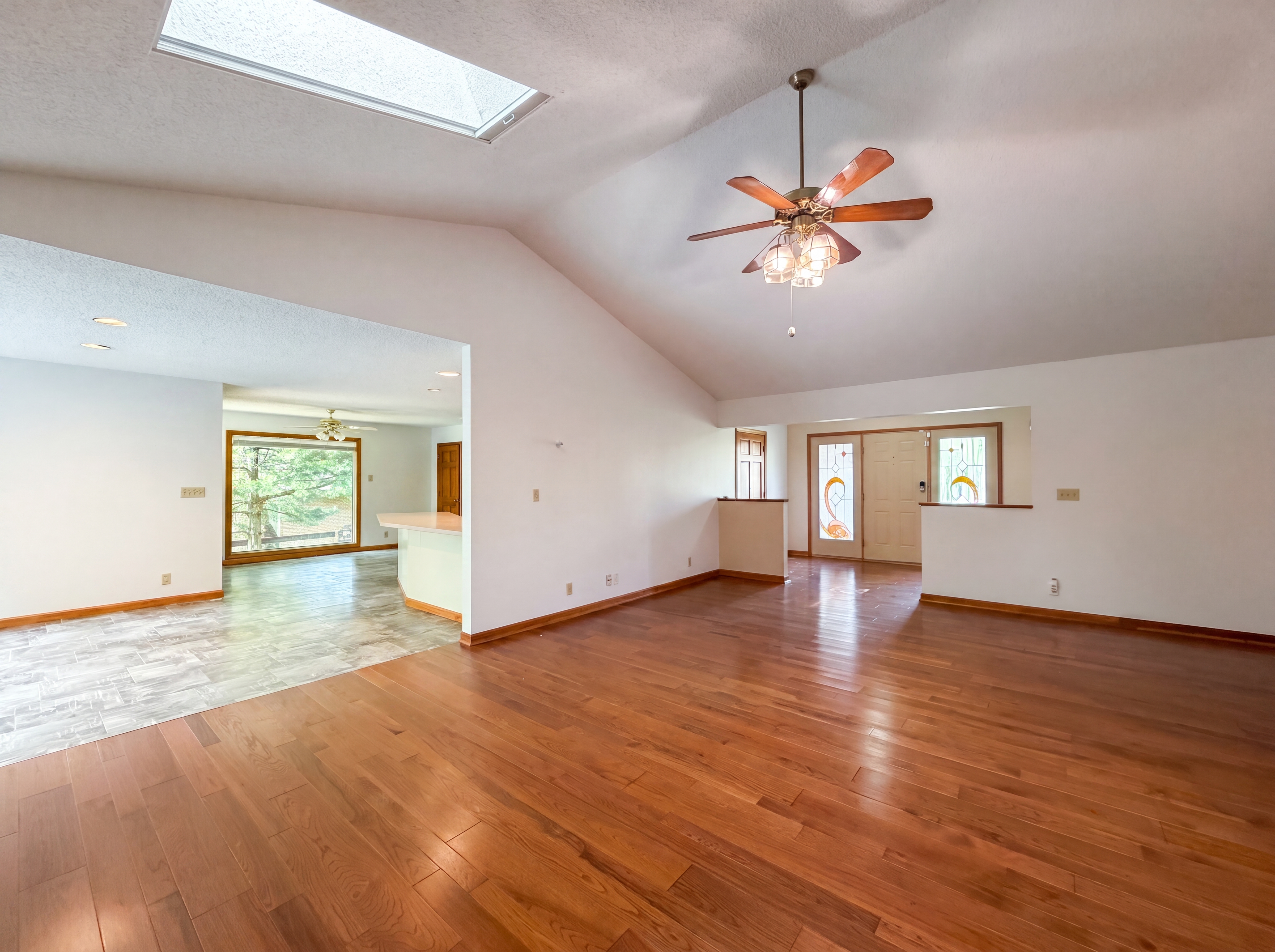 Photo 6 of 23 of 2129 Greenpine Dr, Cincinnati, OH