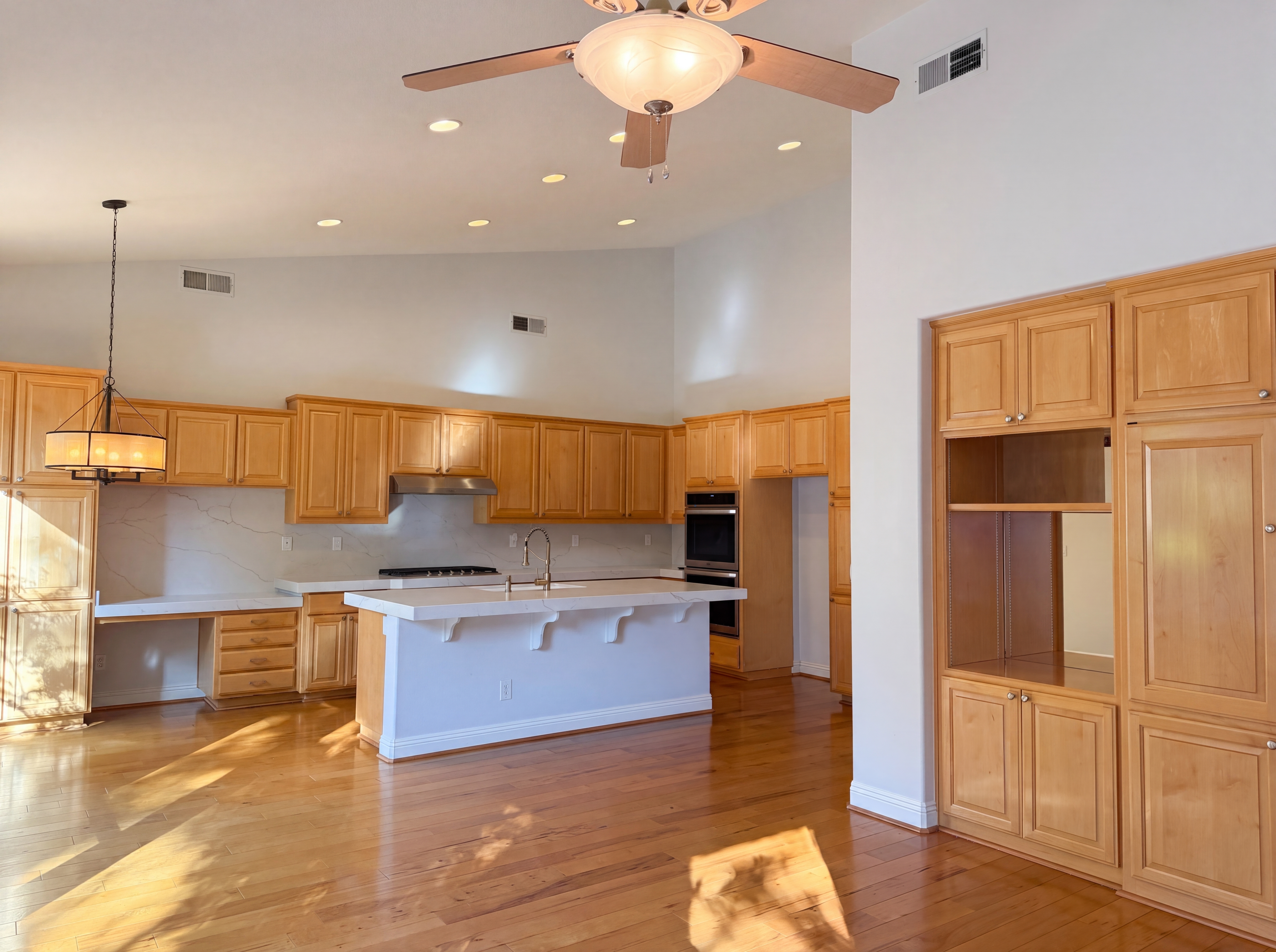 Photo 17 of 51 of 1401 Grey Owl Cir, Roseville, CA