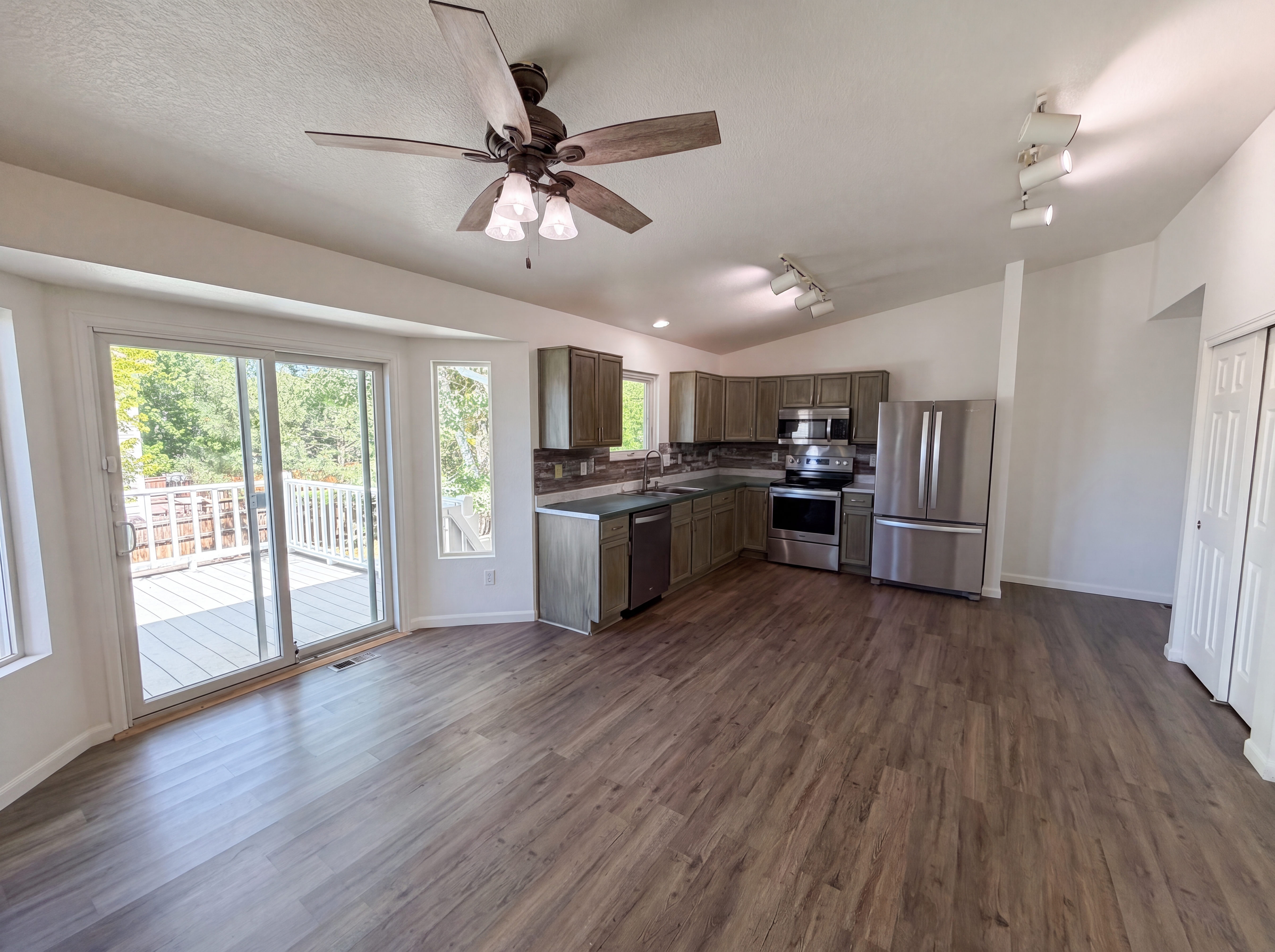 Photo 2 of 29 of 7190 Pine Hills Way, Littleton, CO