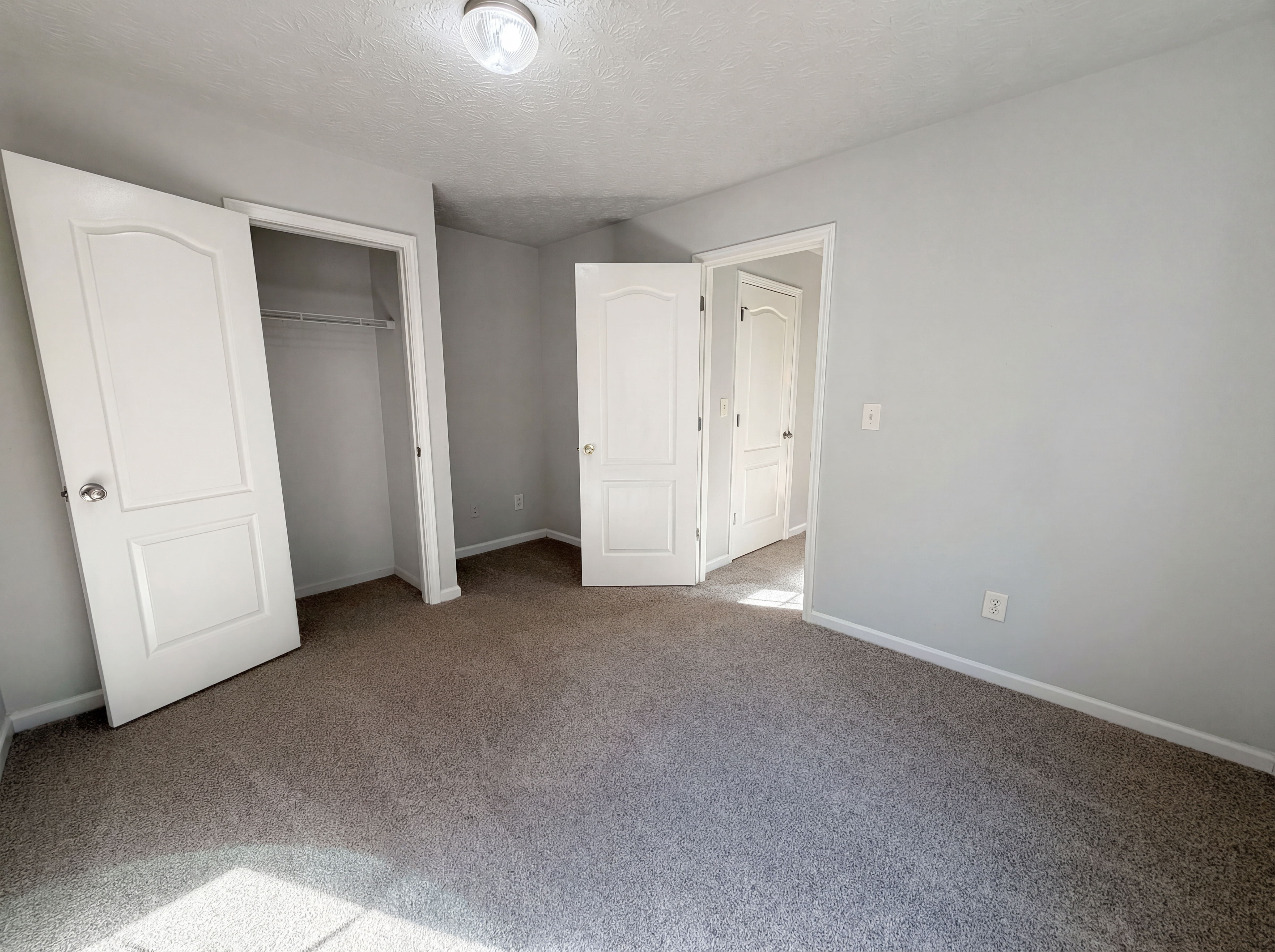 Photo 4 of 28 of 6497 Snowden Dr, Atlanta, GA