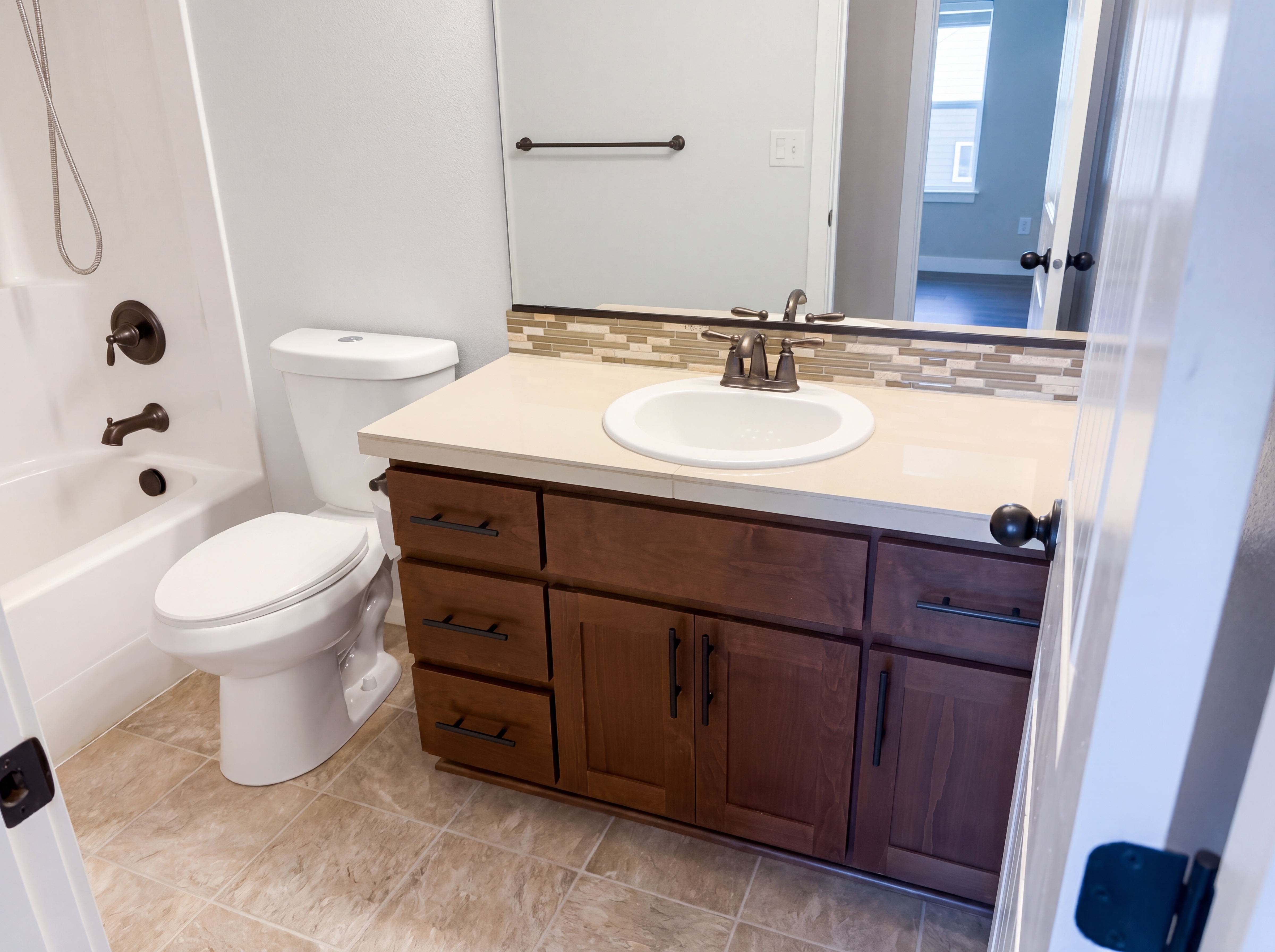 Photo 6 of 21 of 4230 Sagecrest Dr NE, Albany, OR