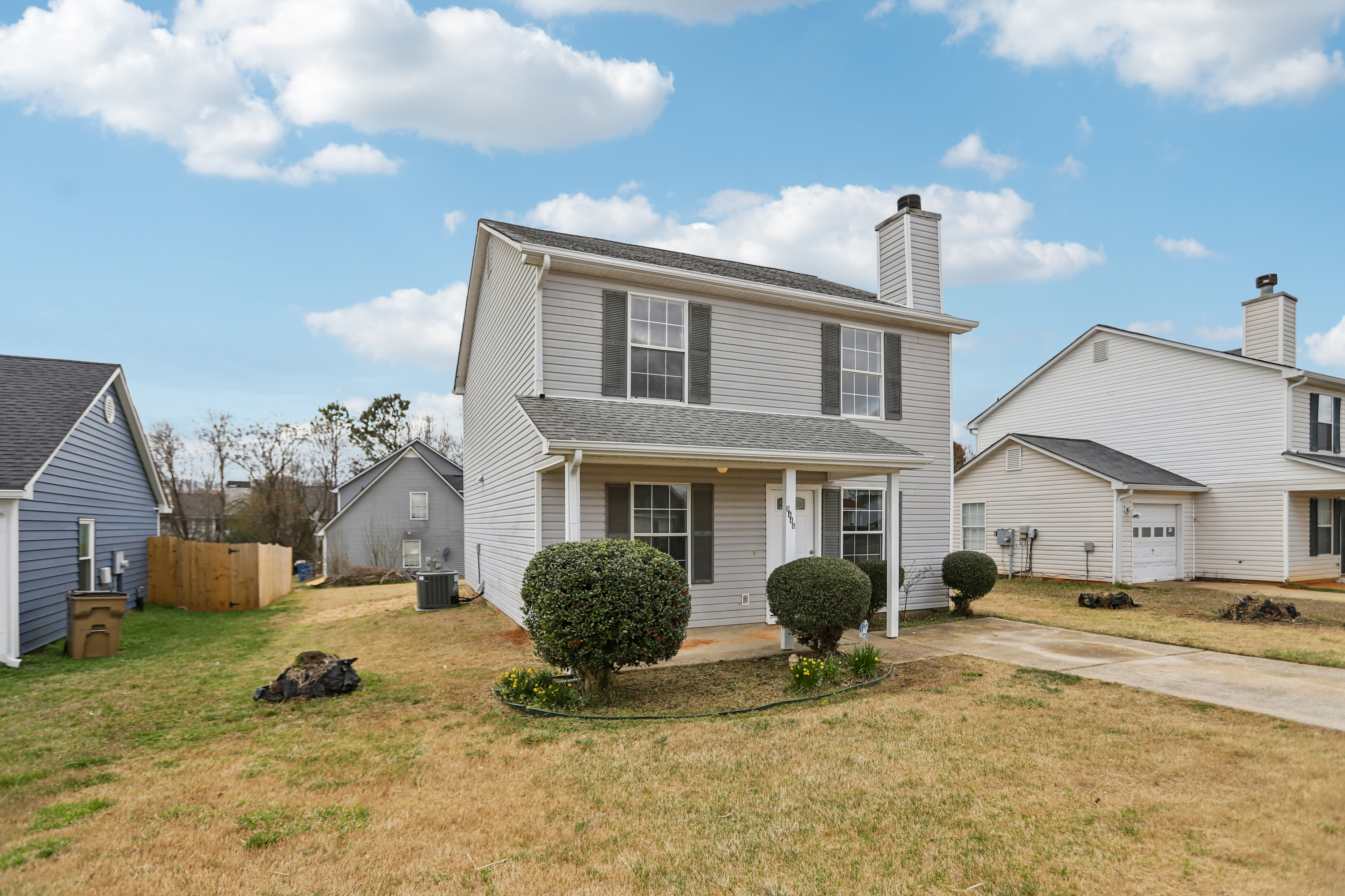 Photo 11 of 36 of 9445 Sleepy Hollow Ln, Jonesboro, GA