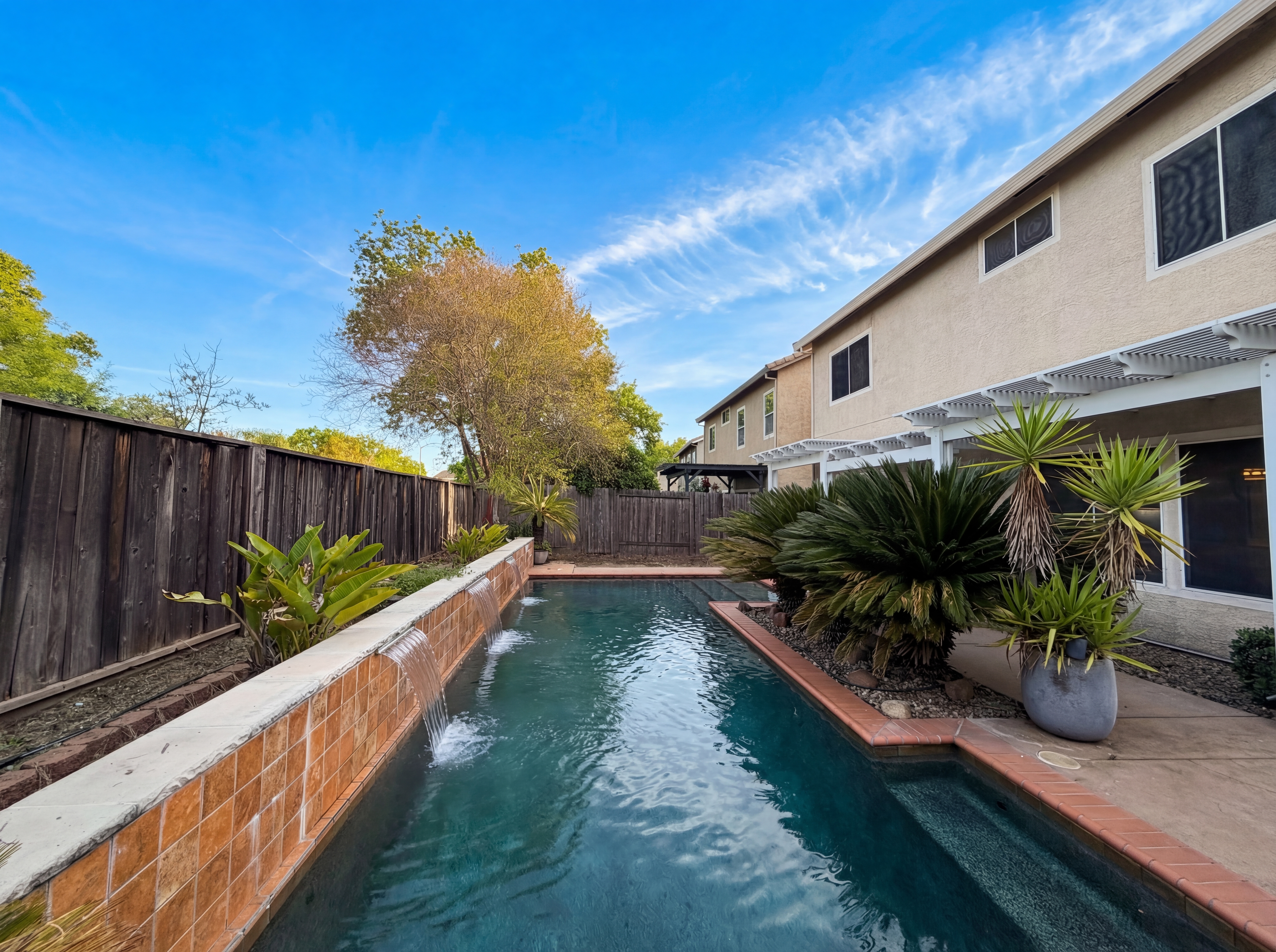 Photo 12 of 39 of 224 Pinecrest Ct, Roseville, CA