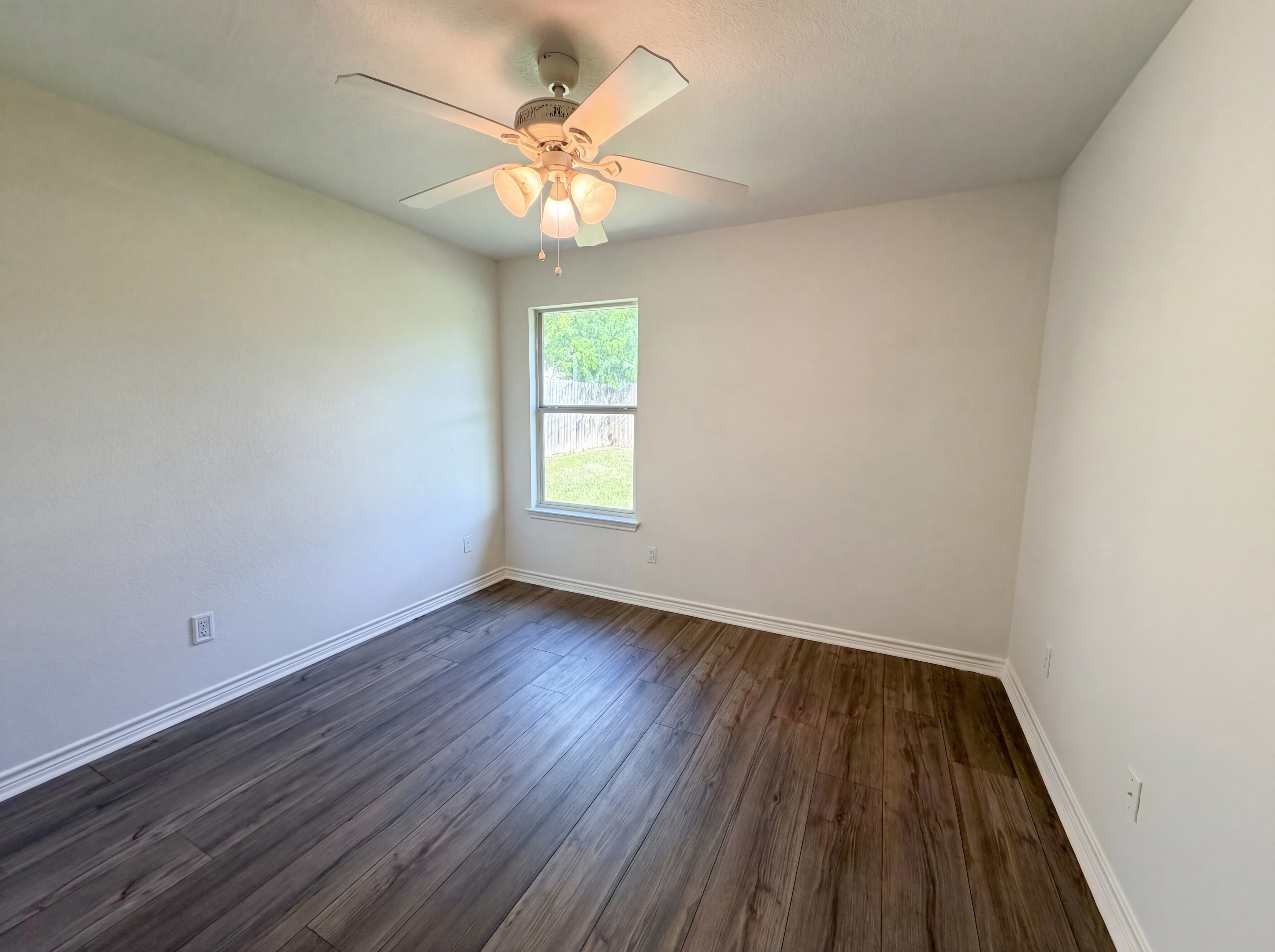 Photo 13 of 16 of 8710 Surrey Ct, Temple, TX
