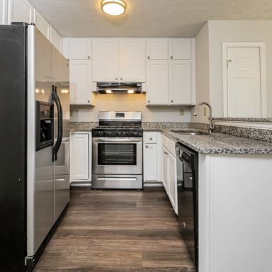 Property photo 2 of 4050 Paloverde Dr NW