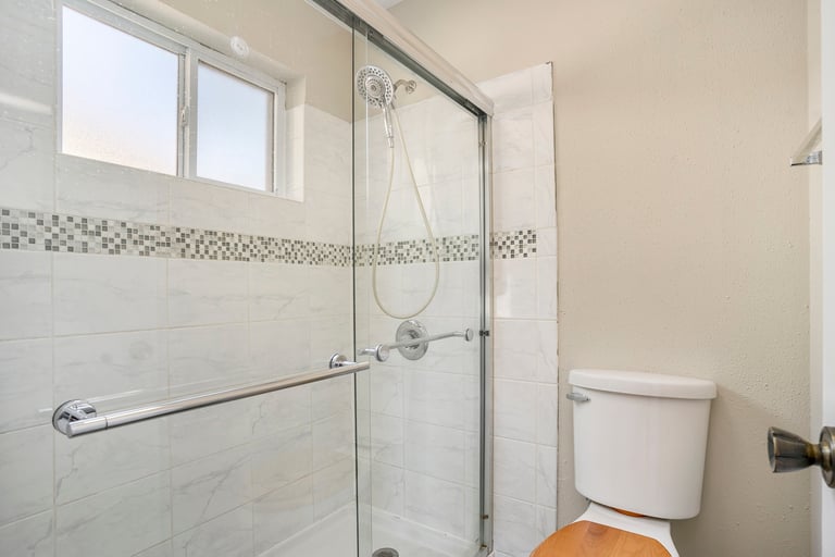 Photo 12 of 17 - 3806 Teakwood Dr, La Porte, TX 77571