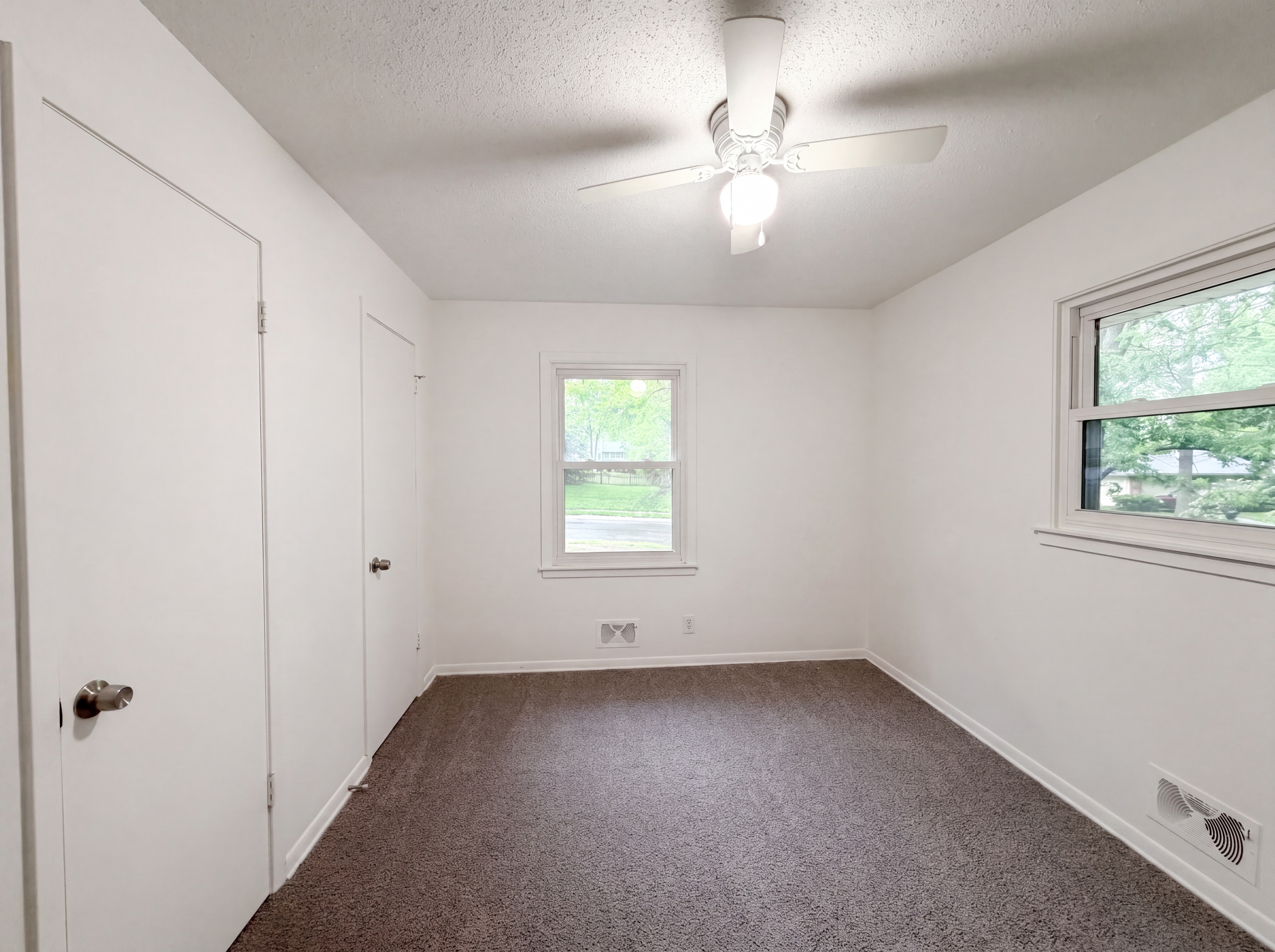 Photo 10 of 20 of 9401 E 84th Ter, Kansas City, MO