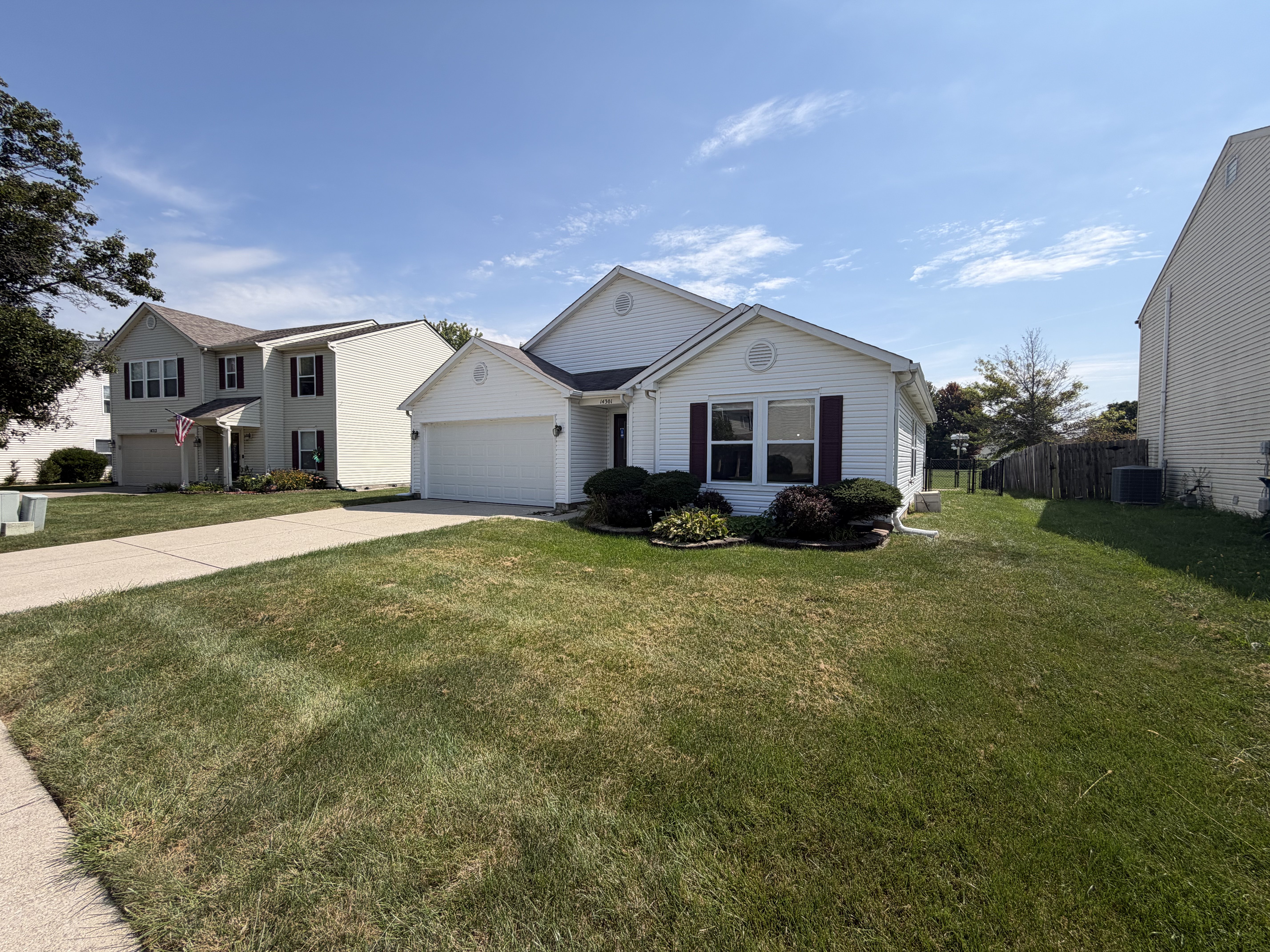 Photo 22 of 27 of 14301 Weeping Cherry Dr, Fishers, IN