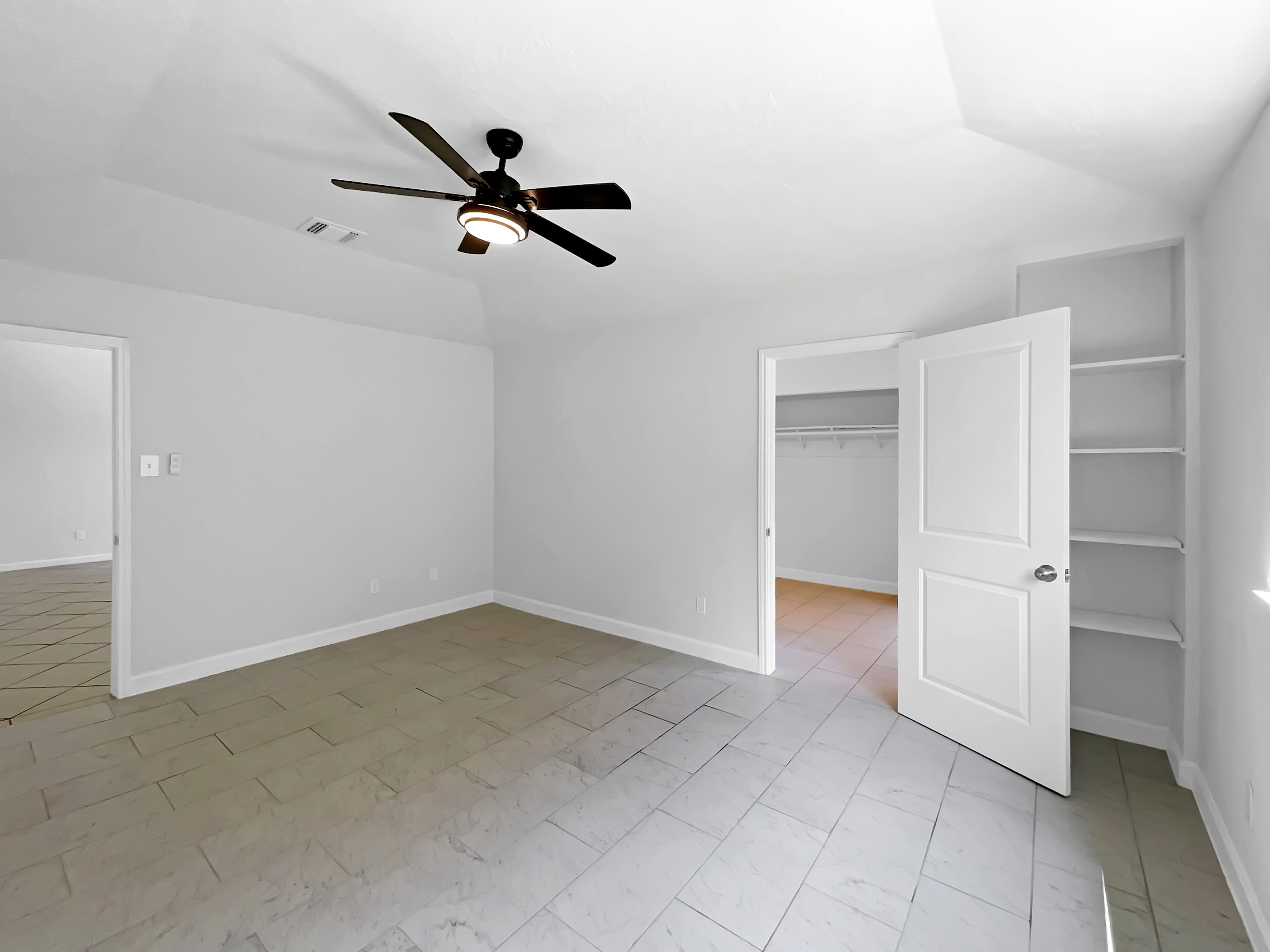 Photo 15 of 19 of 6214 Clayridge Dr, Houston, TX