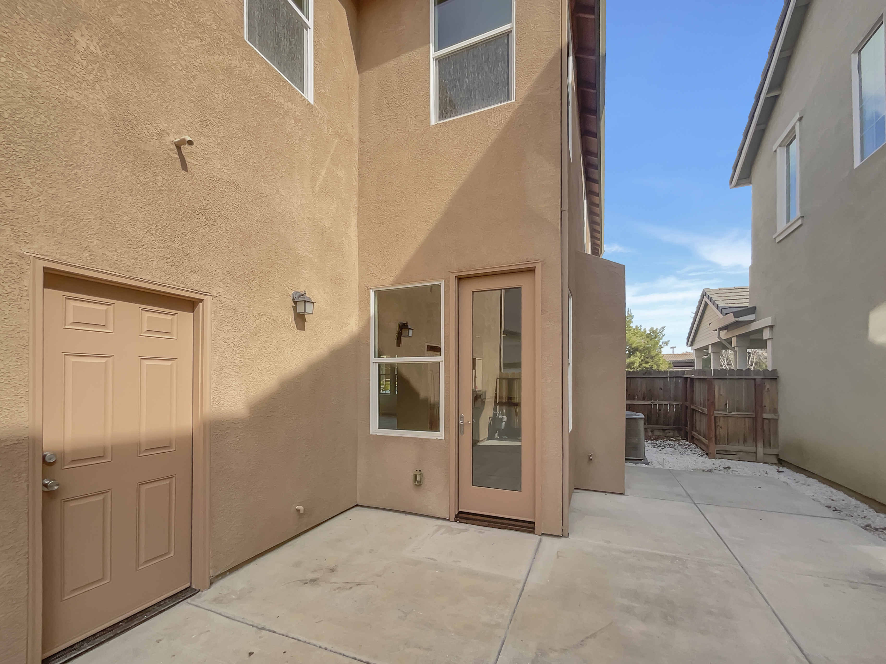 Photo 13 of 43 of 4579 Juneberry Dr, Sacramento, CA