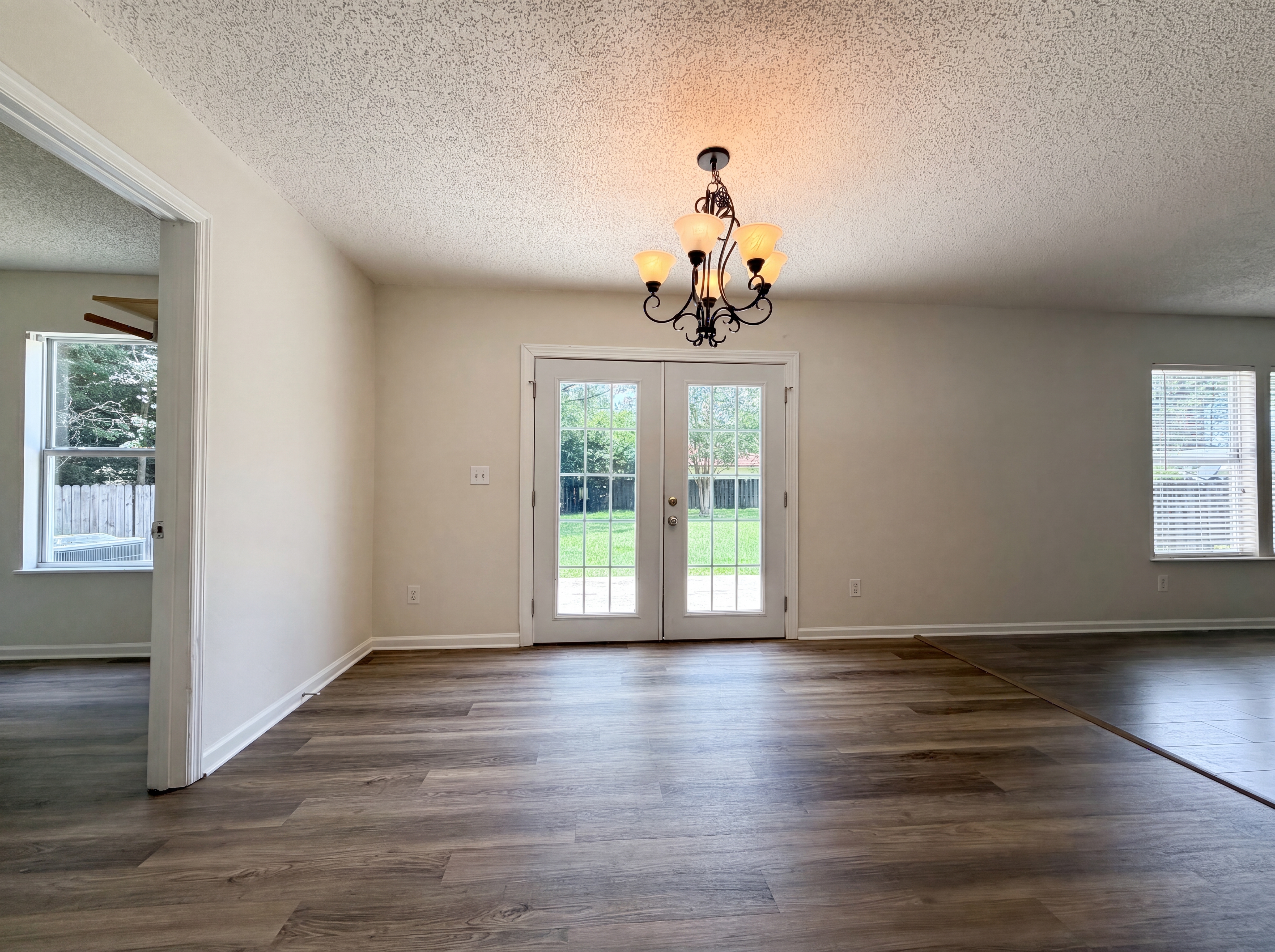 Photo 7 of 27 of 7002 Beekman Lake Dr, Jacksonville, FL