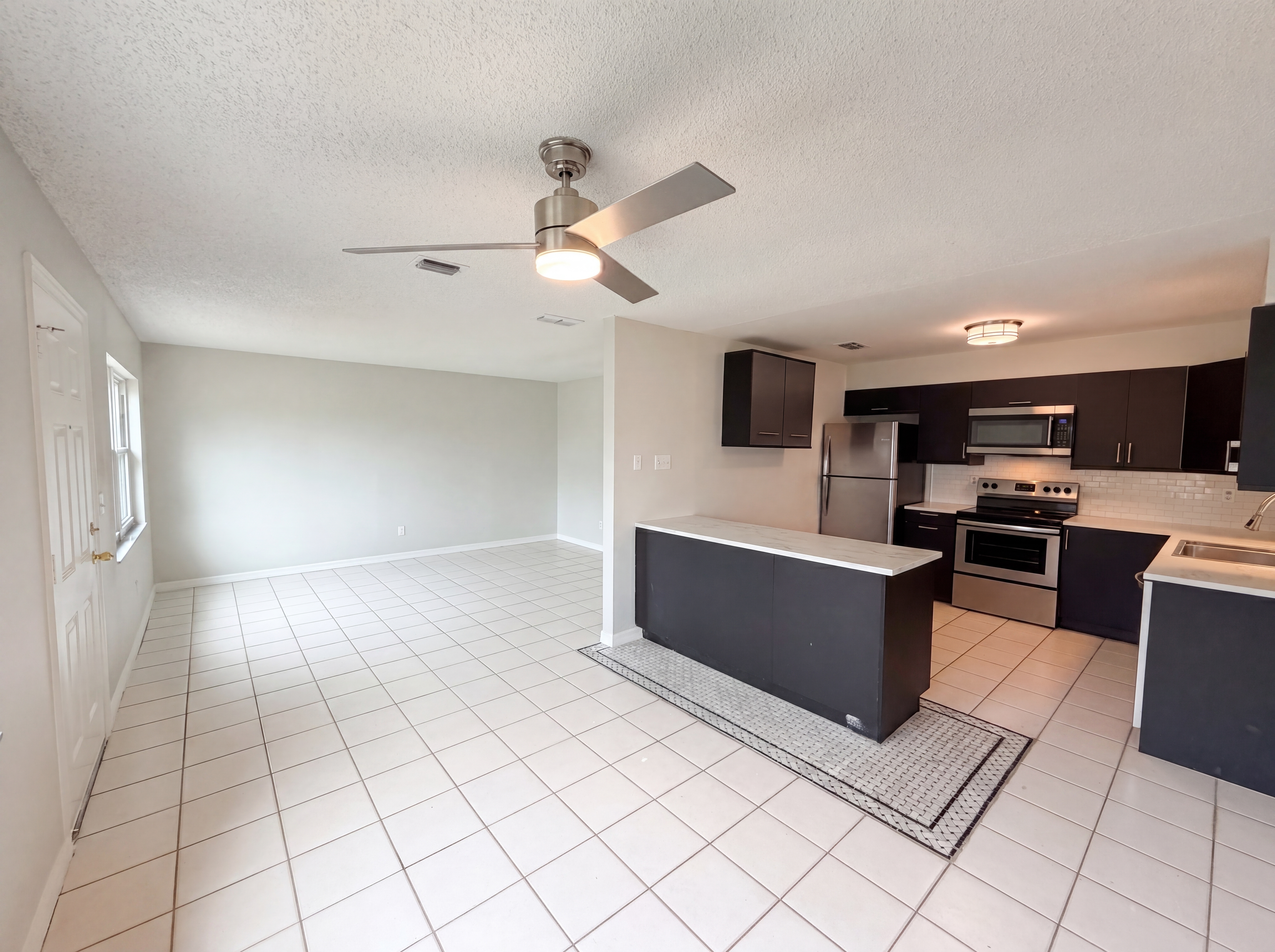 Photo 7 of 23 of 4401 Santee St, Orlando, FL
