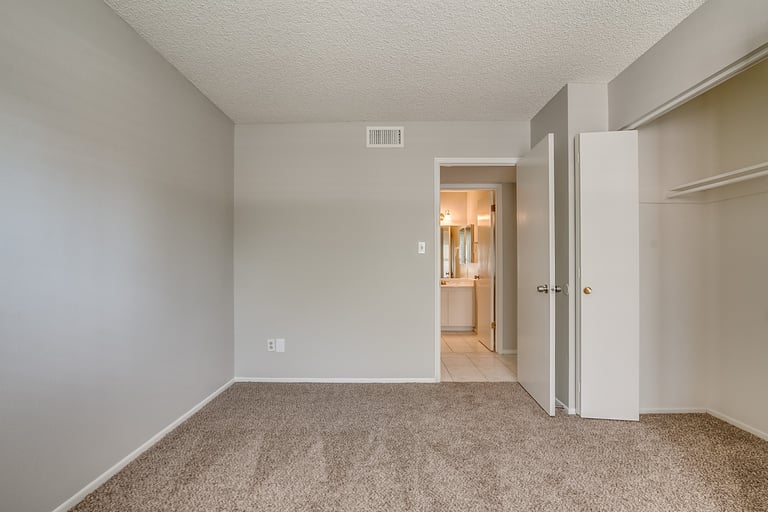 Photo 19 of 30 - 2922 E Sierra St, Phoenix, AZ 85028