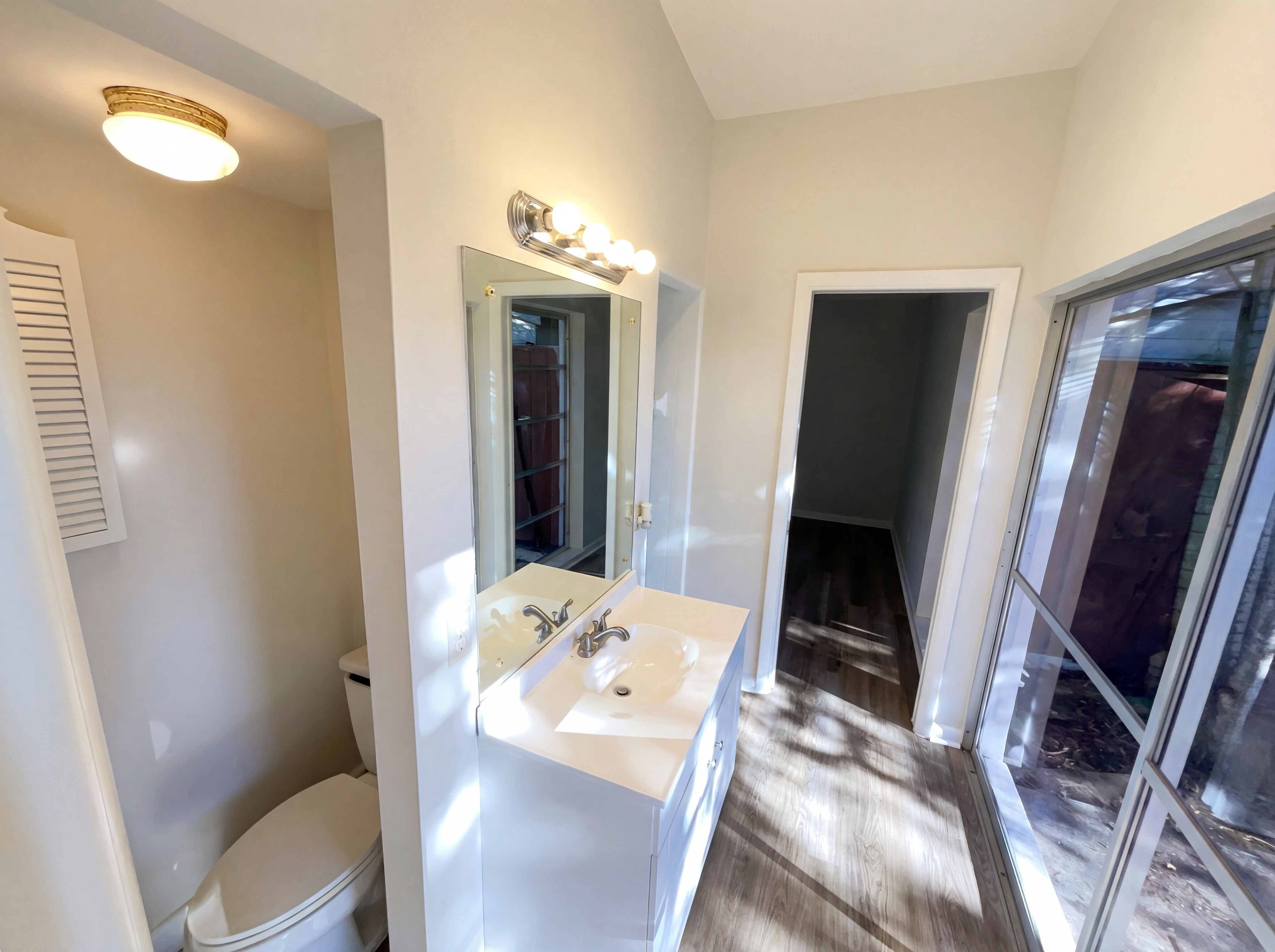 Photo 13 of 26 of 141 SE Calmoso Dr, Port Saint Lucie, FL