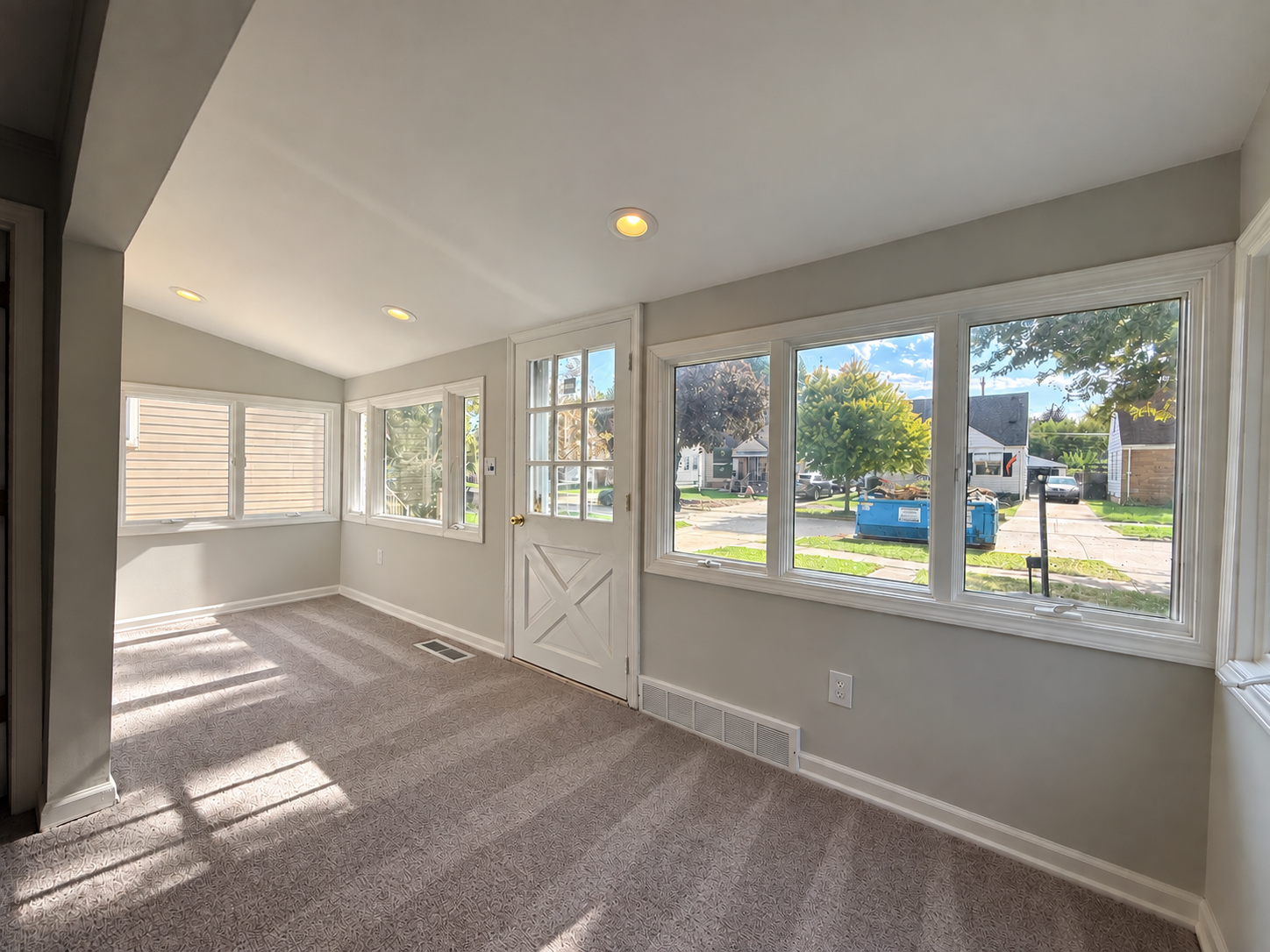 Photo 7 of 18 of 2224 Markese Ave, Lincoln Park, MI