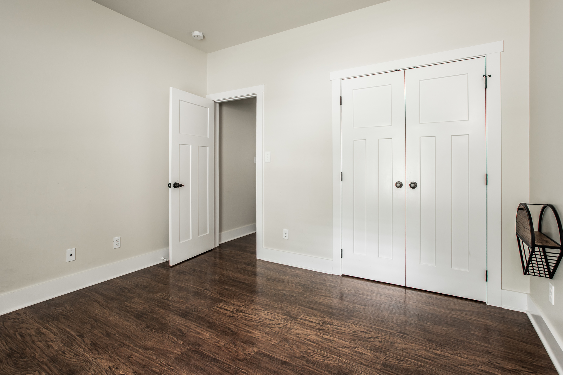 Photo 14 of 21 of 2510 E Glenwood Ave, Knoxville, TN
