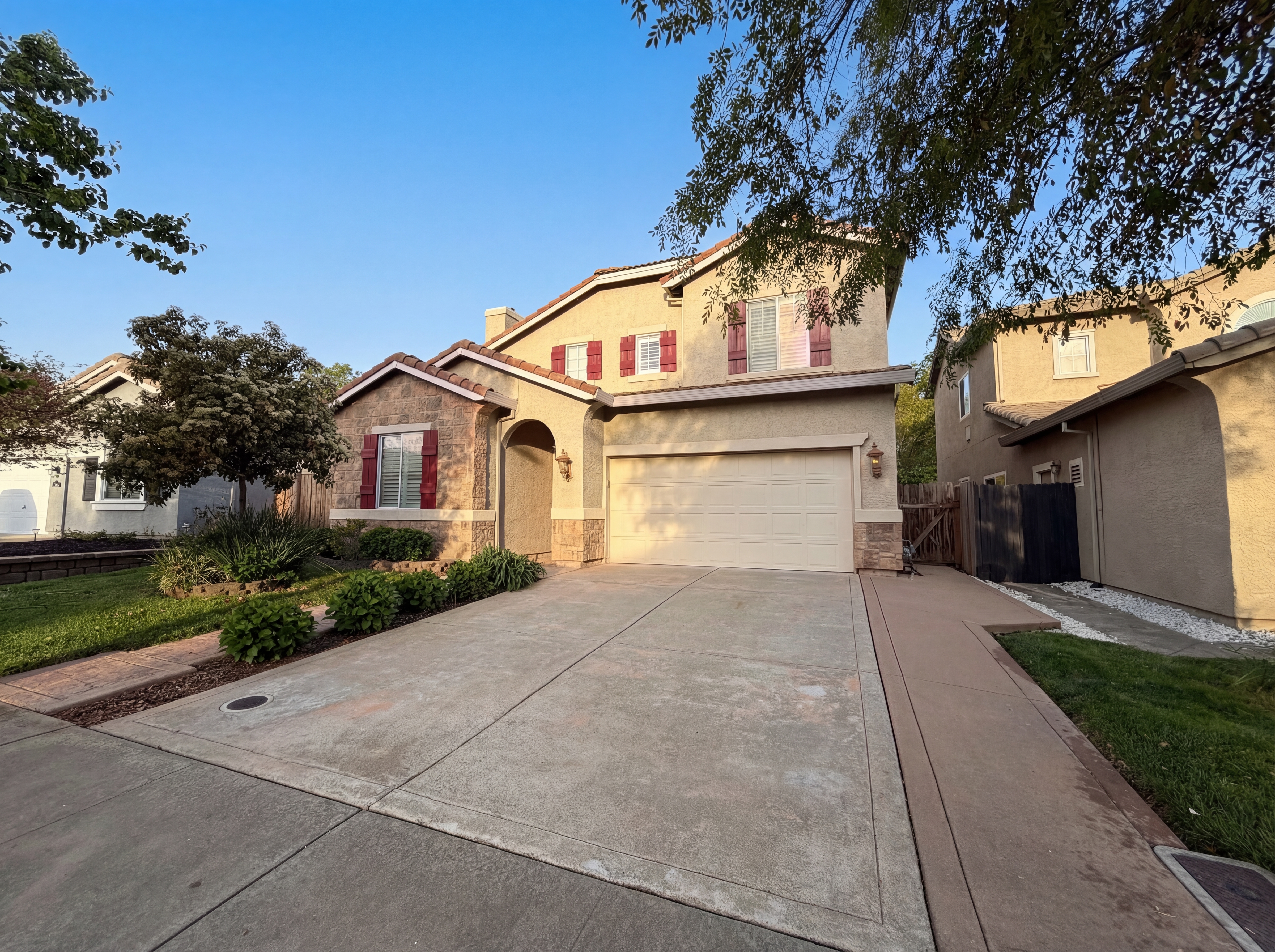 Photo 9 of 39 of 224 Pinecrest Ct, Roseville, CA