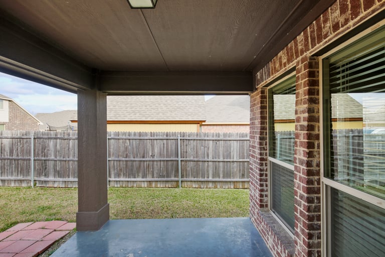 Photo 30 of 33 - 6605 Thistle Wood Dr, Midlothian, TX 76065