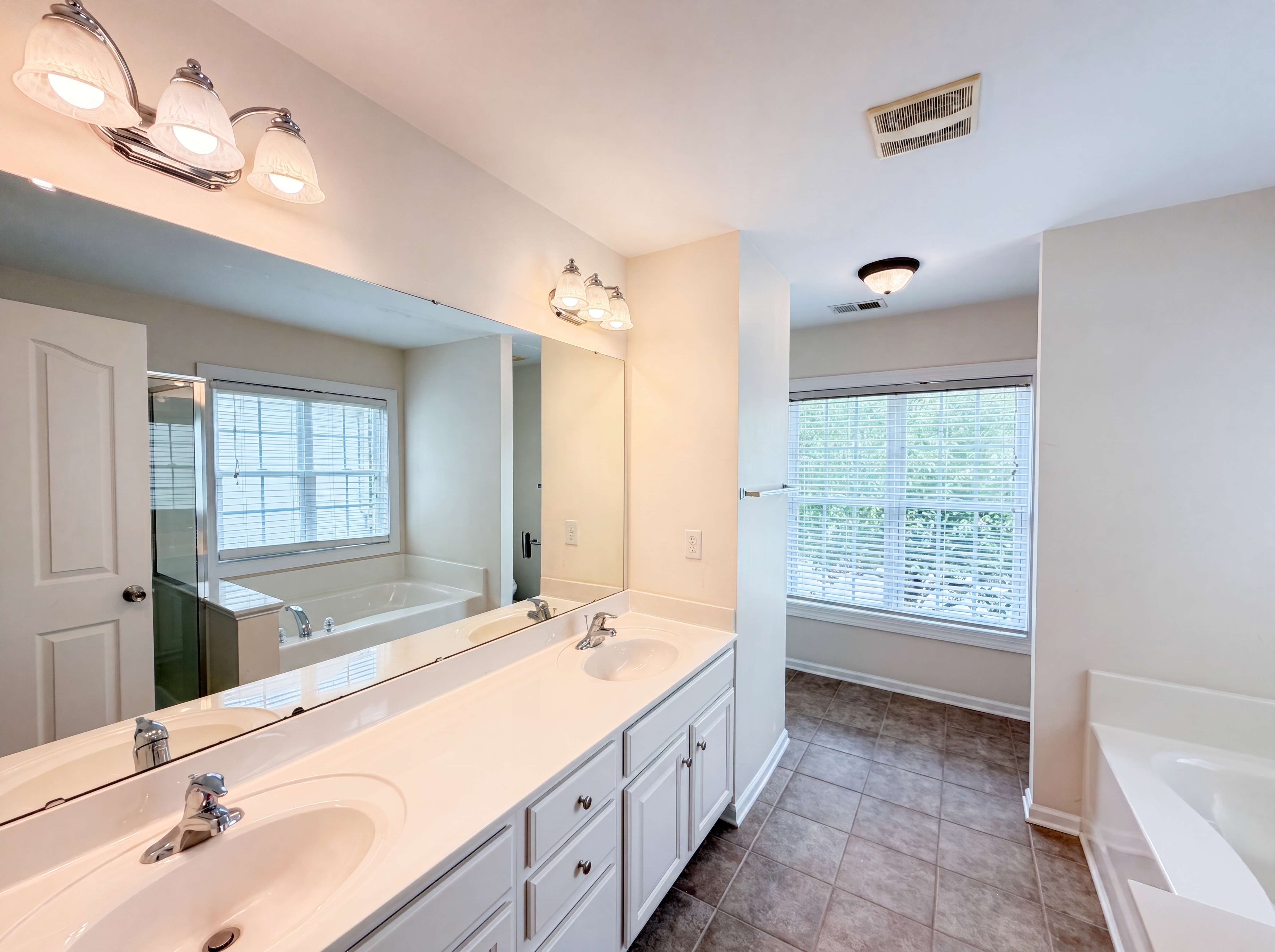 Photo 14 of 22 of 12312 Chesley Dr, Charlotte, NC