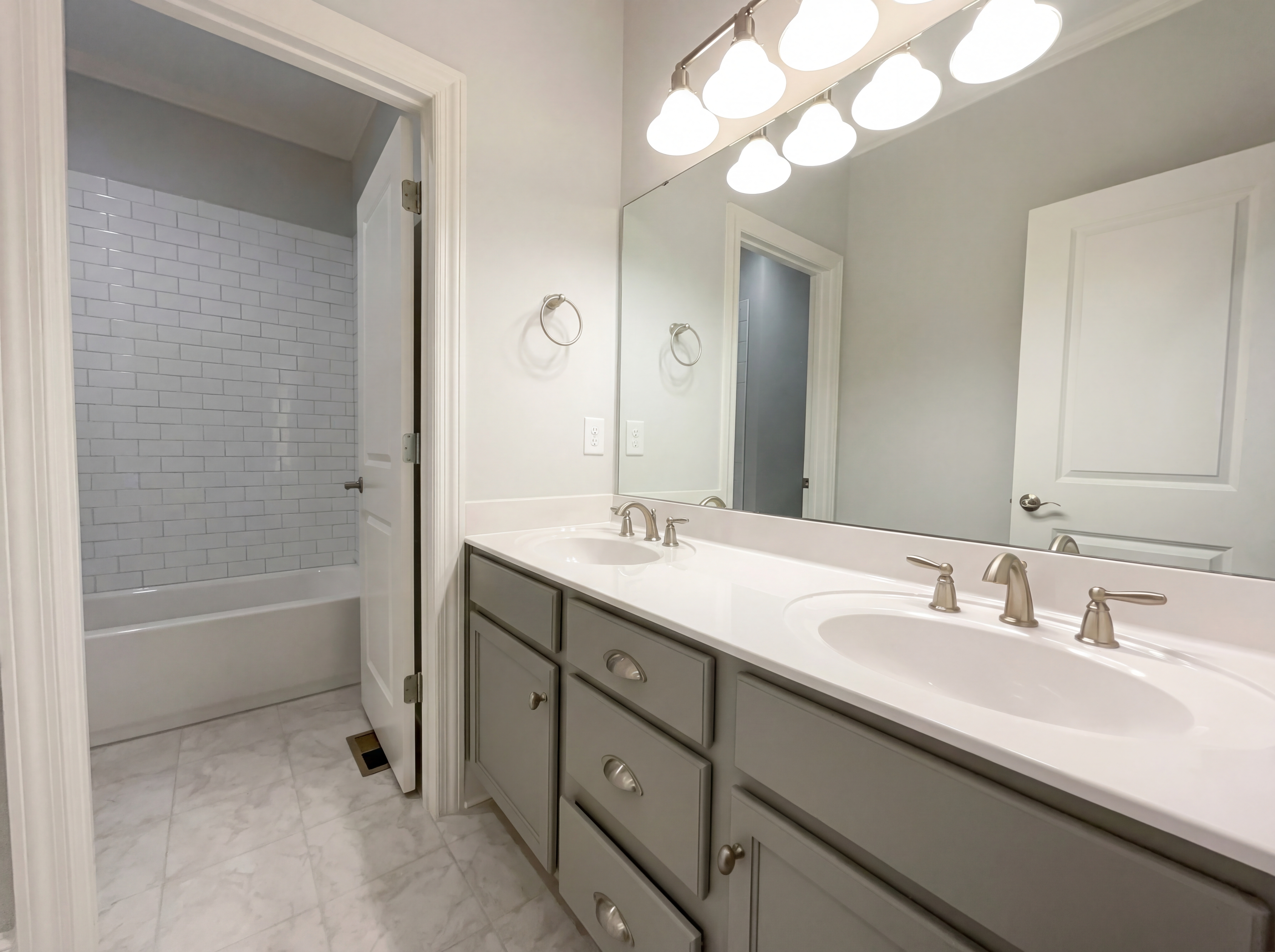 Photo 11 of 21 of 1621 Alayna Dr, Nashville, TN