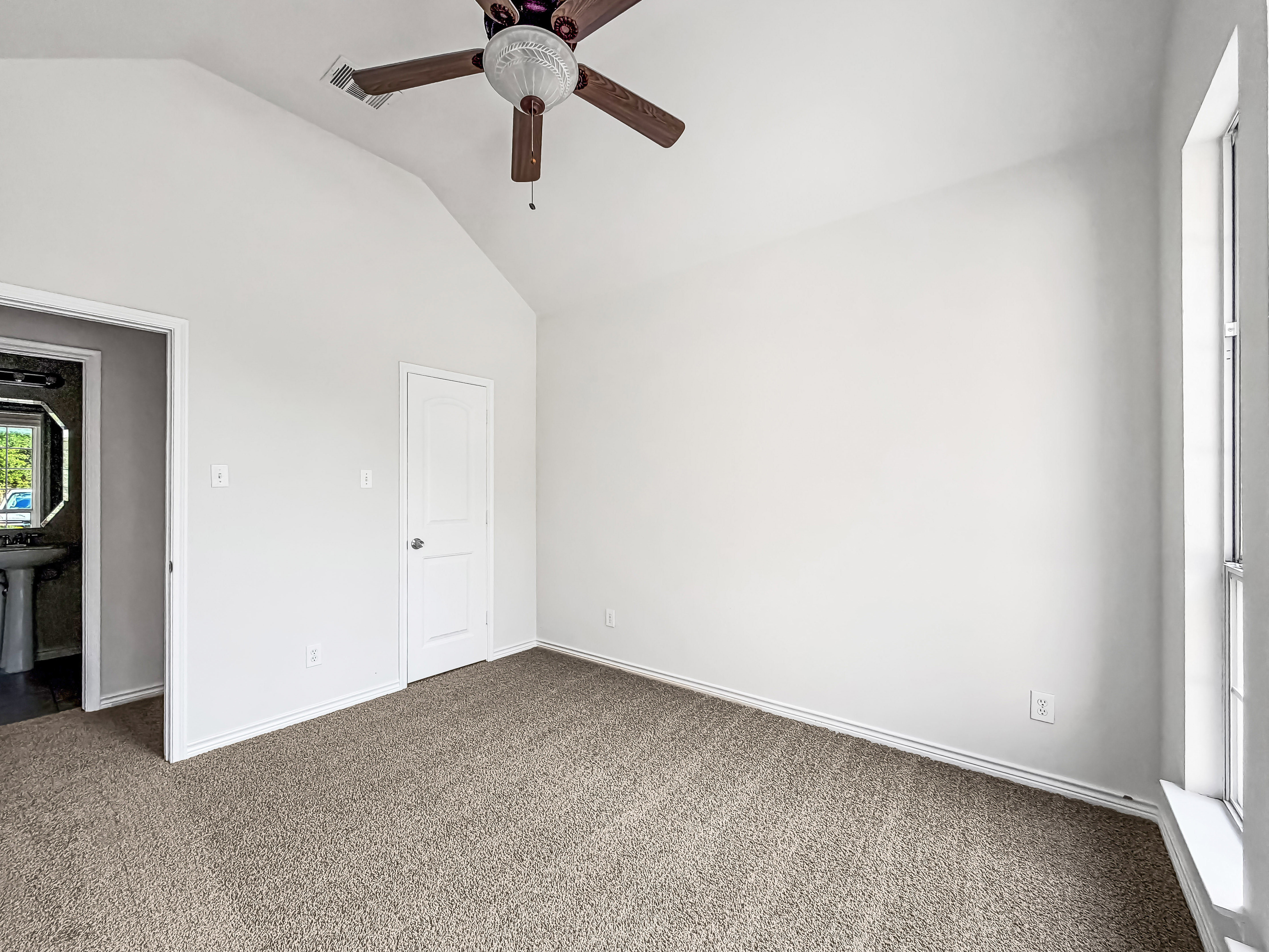 Photo 16 of 31 of 8212 Boulder River Trl, McKinney, TX