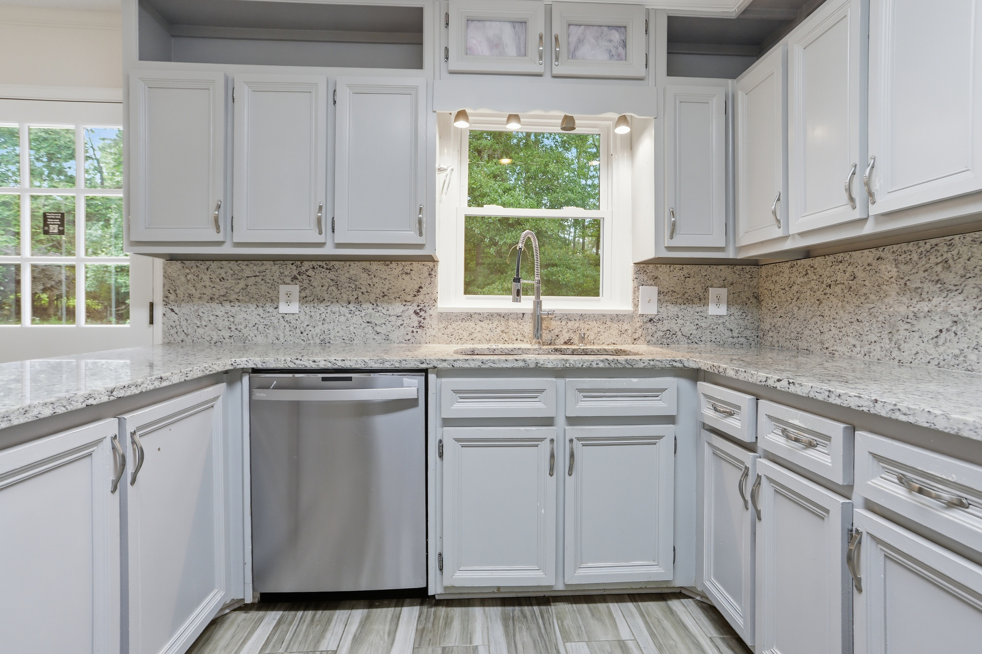 Photo 35 of 58 of 3839 Cotswold Dr , Lilburn, GA