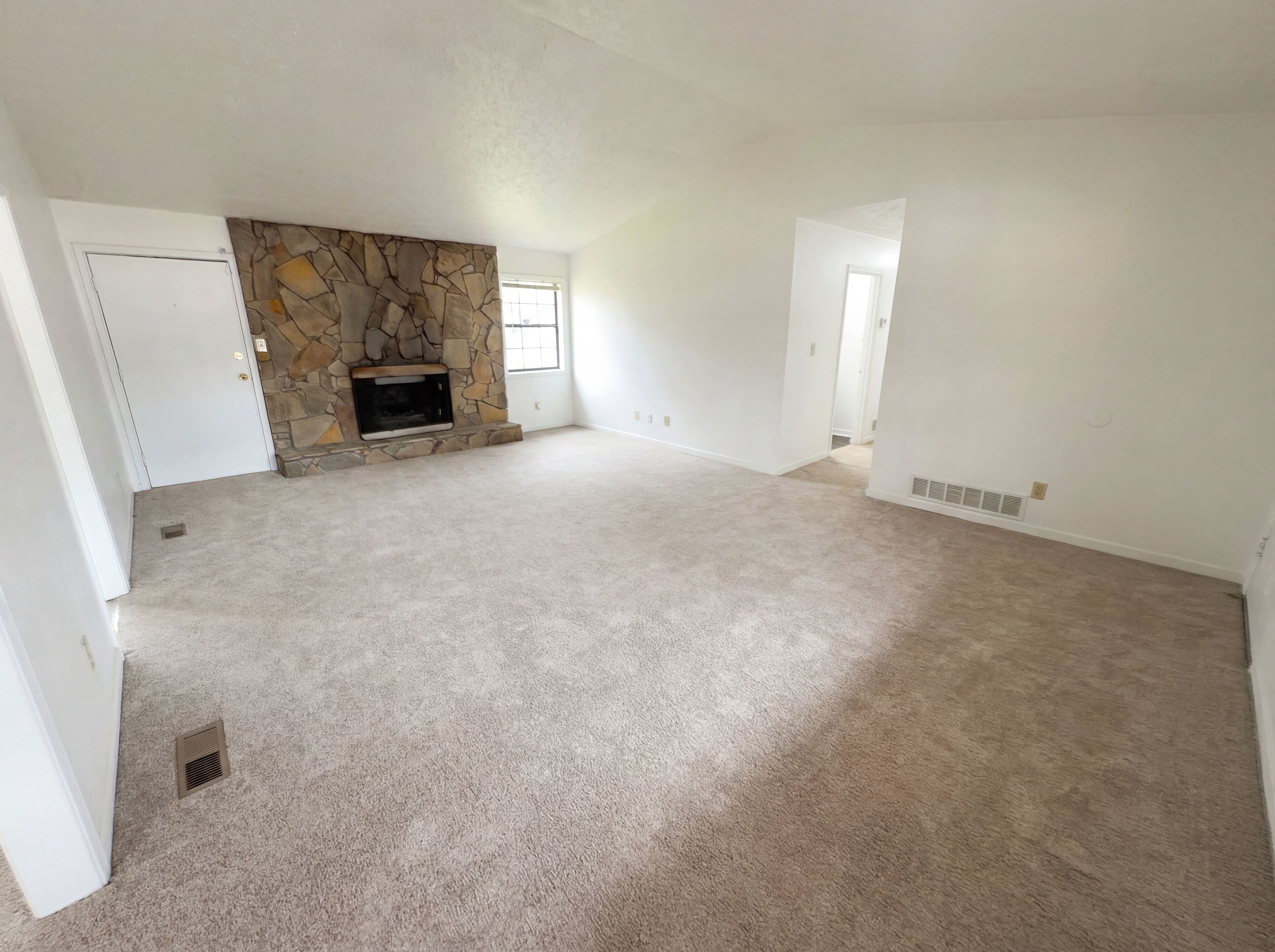 Photo 3 of 22 of 4400 Red Cedar Ct, Stone Mountain, GA