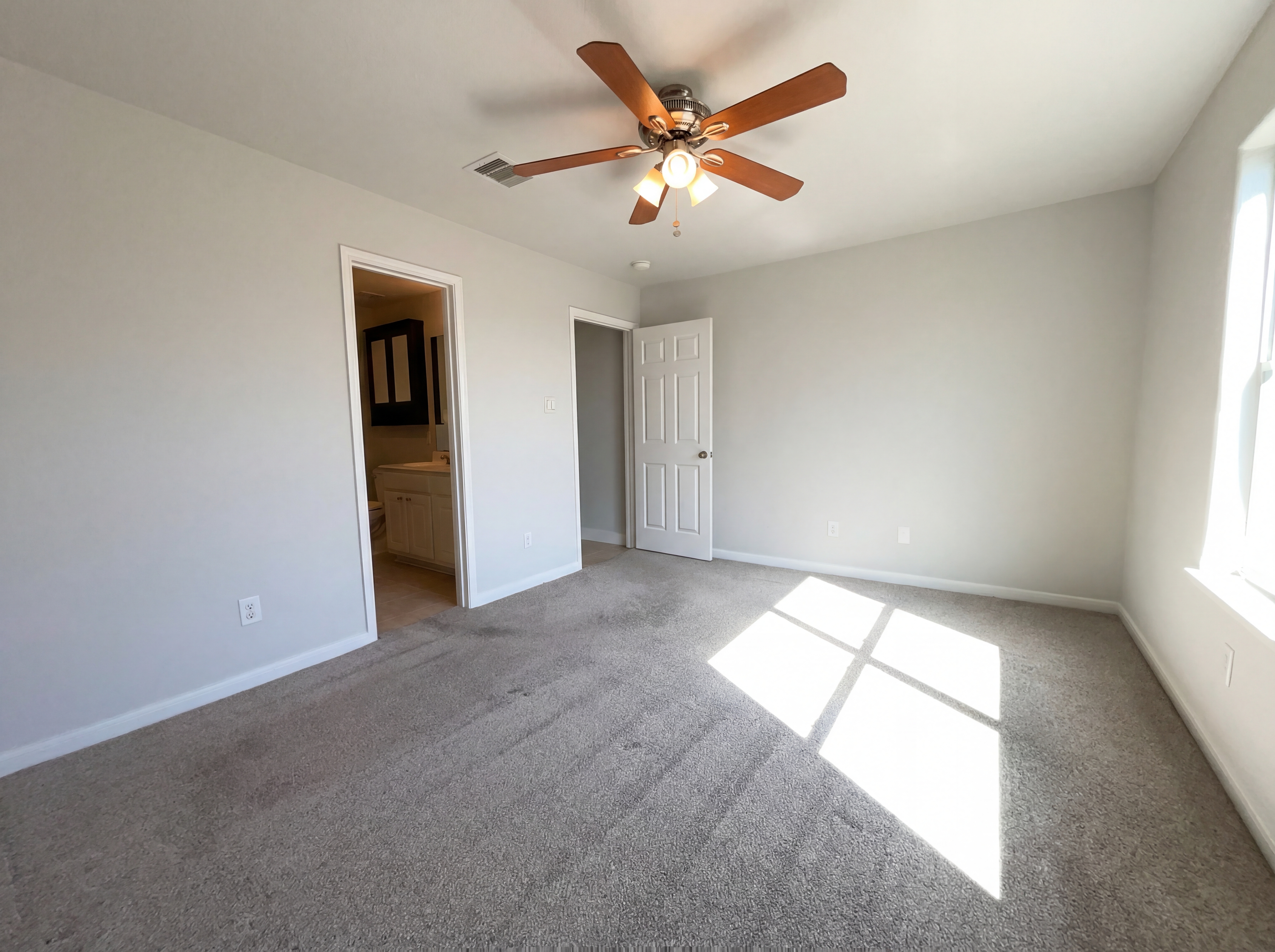 Photo 4 of 16 of 7015 Rosebud Hollow Ln, Richmond, TX