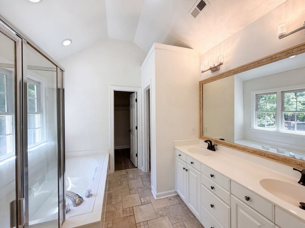 Photo 12 of 22 of 12209 Willingdon Rd, Huntersville, NC