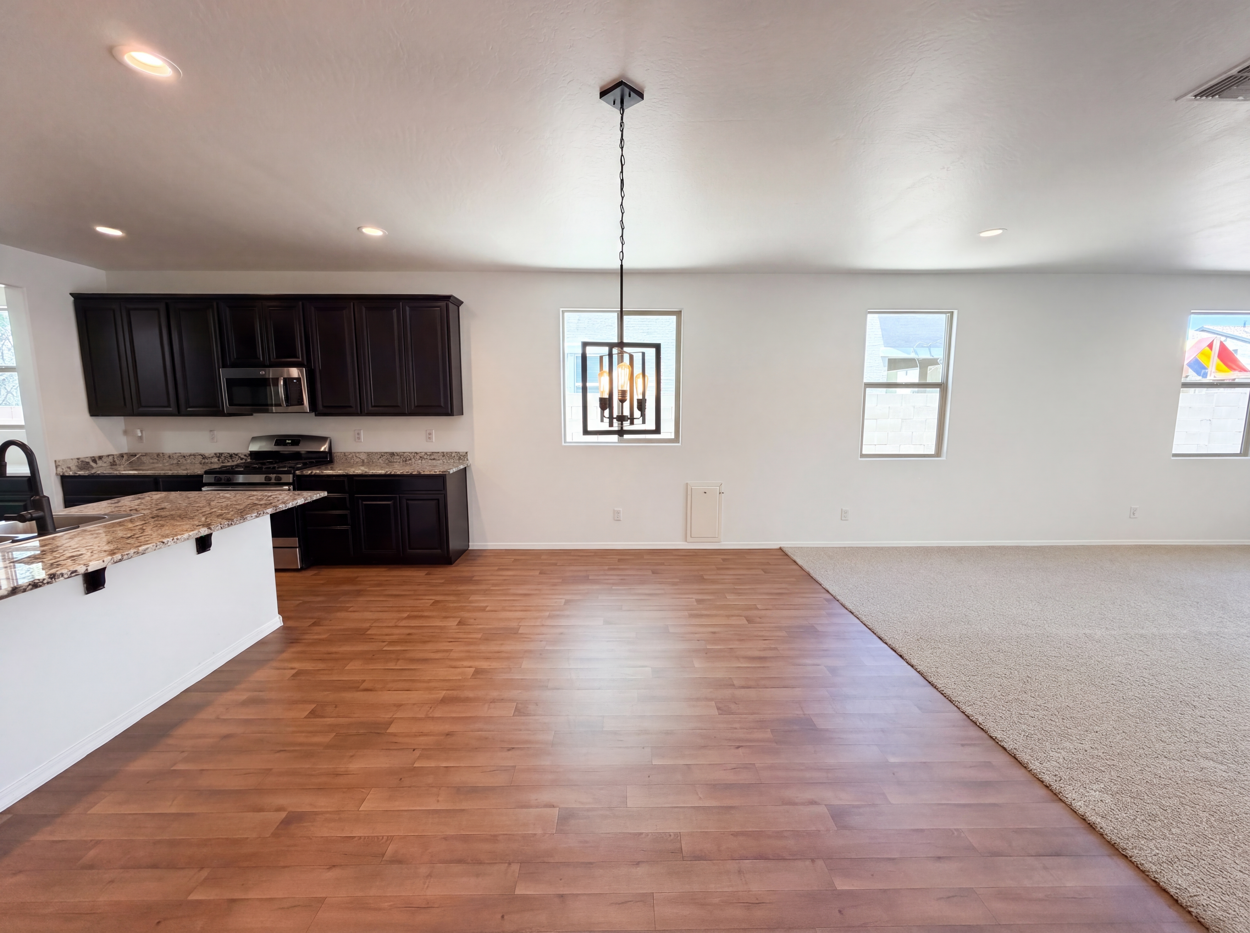 Photo 9 of 32 of 8014 W Atlantis Way, Phoenix, AZ
