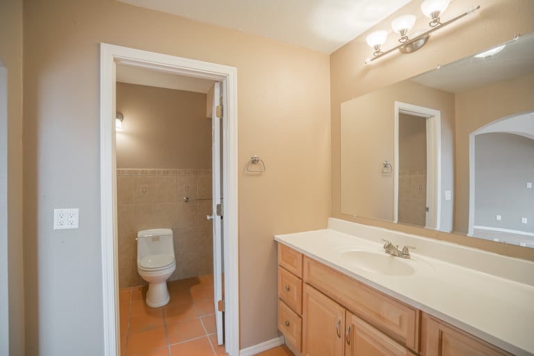 Photo 14 of 28 - 8645 W Golden Ln, Peoria, AZ 85345