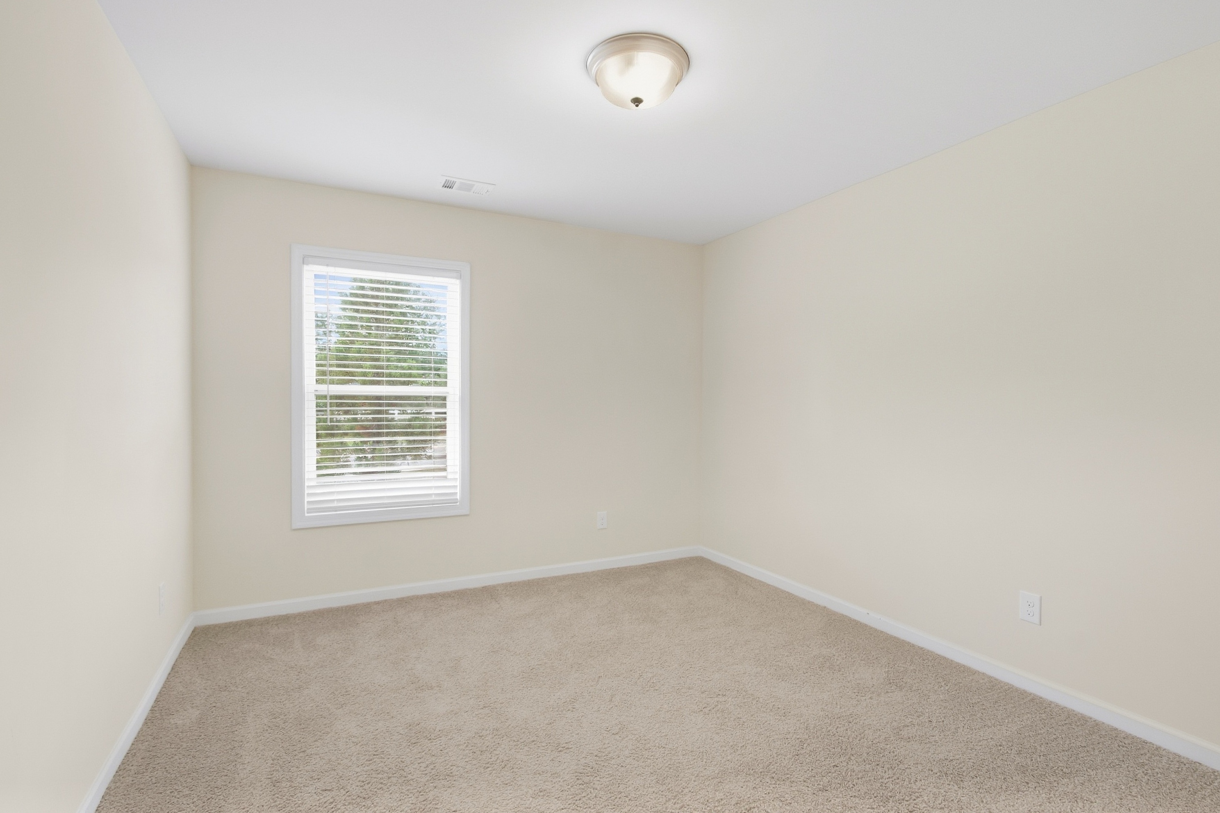 Photo 14 of 20 of 208 Bluffton Ct, Acworth, GA