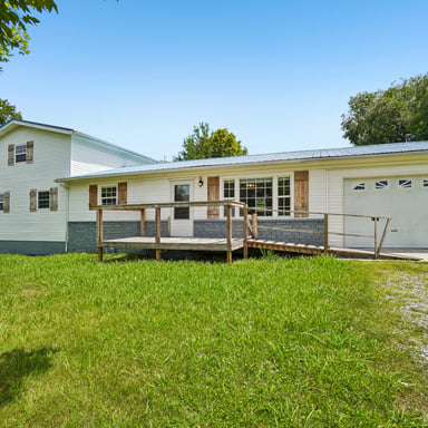 Property photo 1 of 807 Hilltop Dr