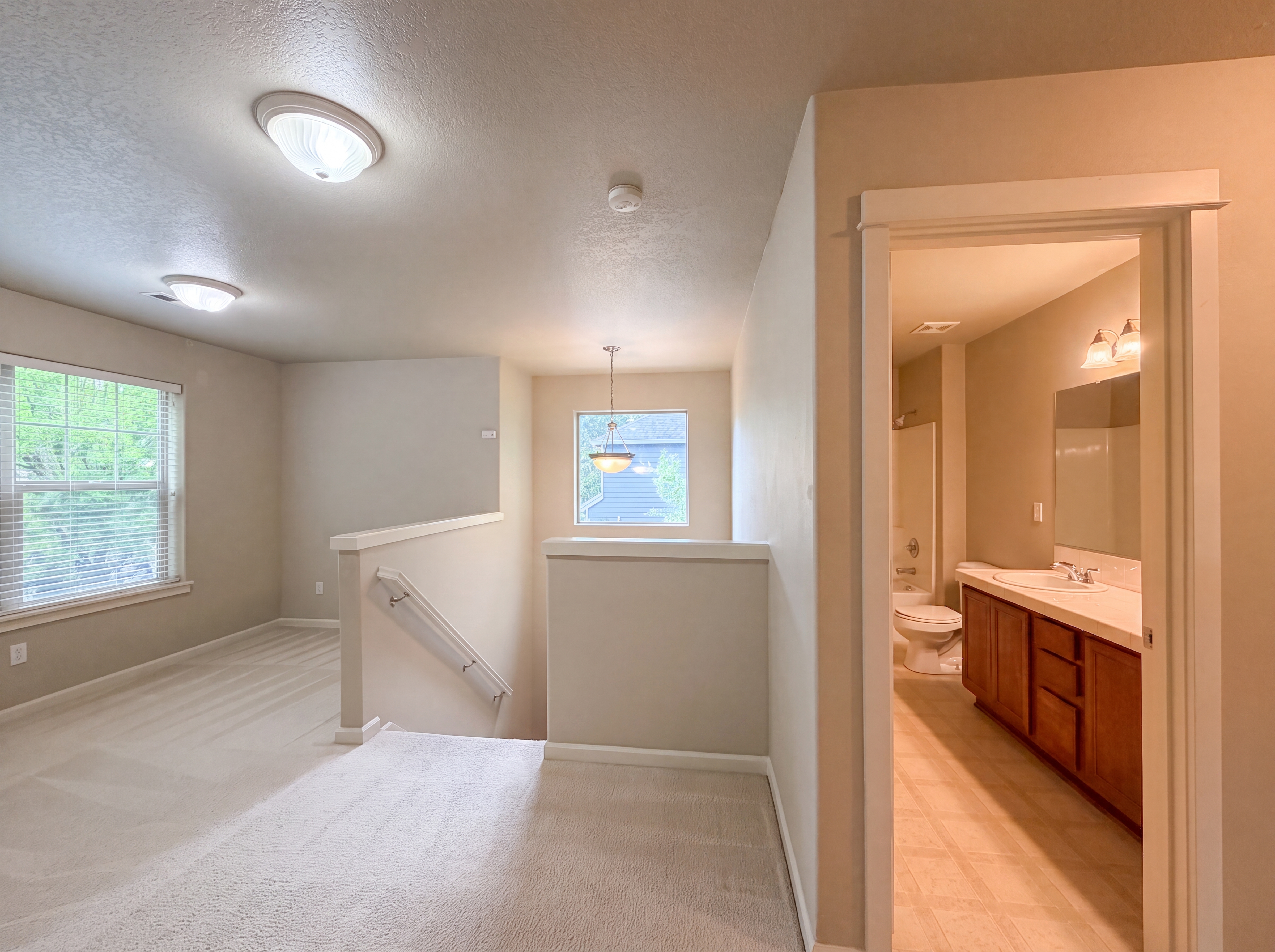 Photo 11 of 23 of 1724 SW Willowview Ter, Beaverton, OR