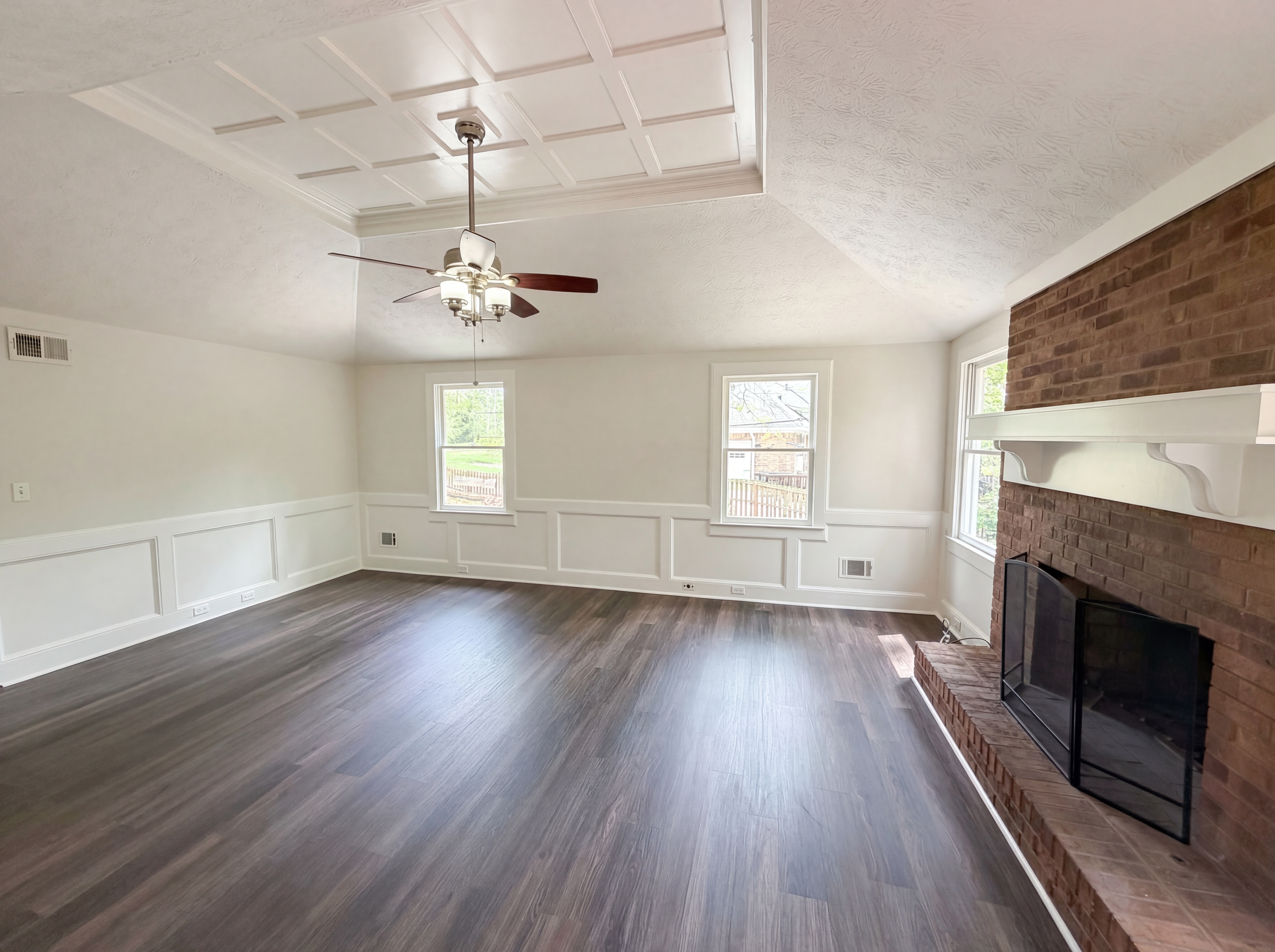Photo 13 of 31 of 4479 Alpine Ct, Snellville, GA