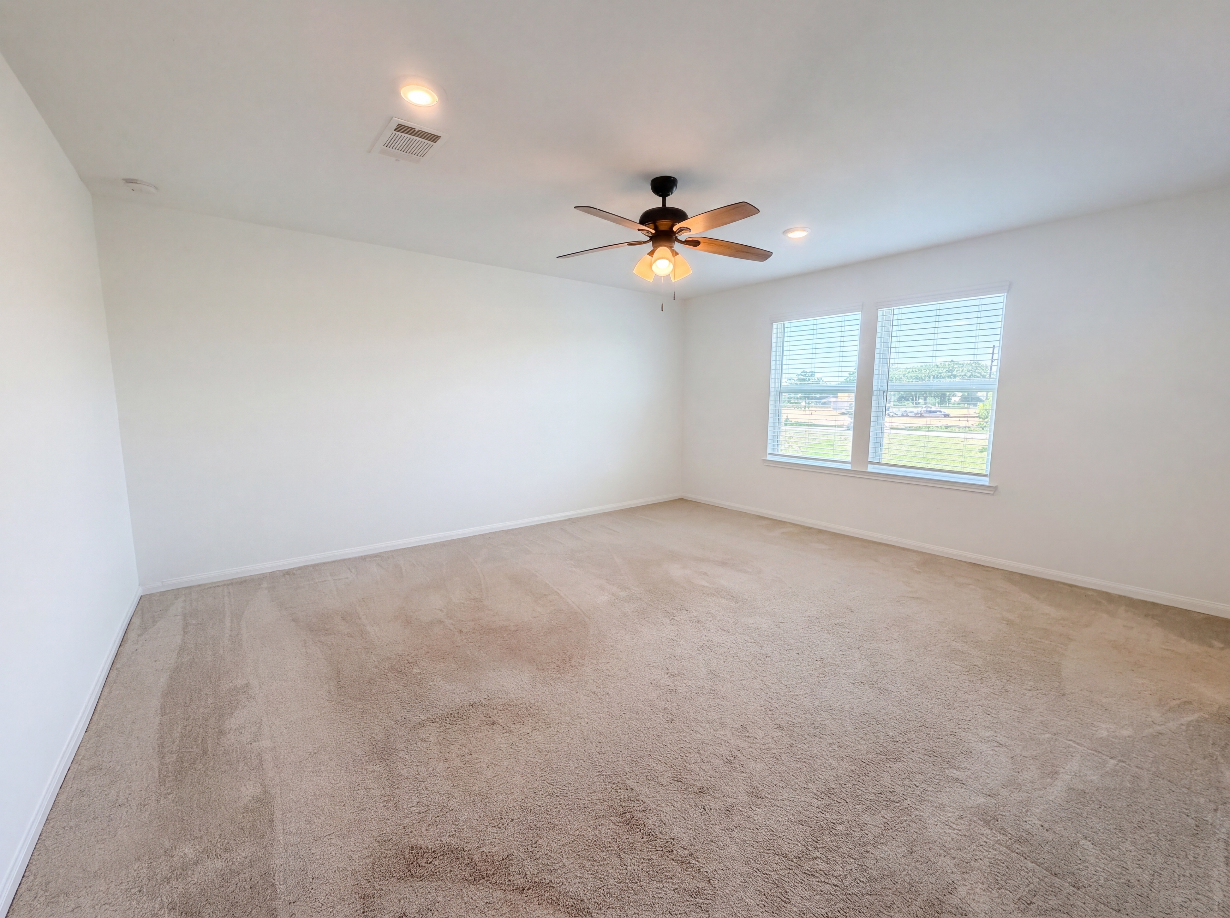 Photo 11 of 24 of 25635 Balsamroot Dr, Magnolia, TX