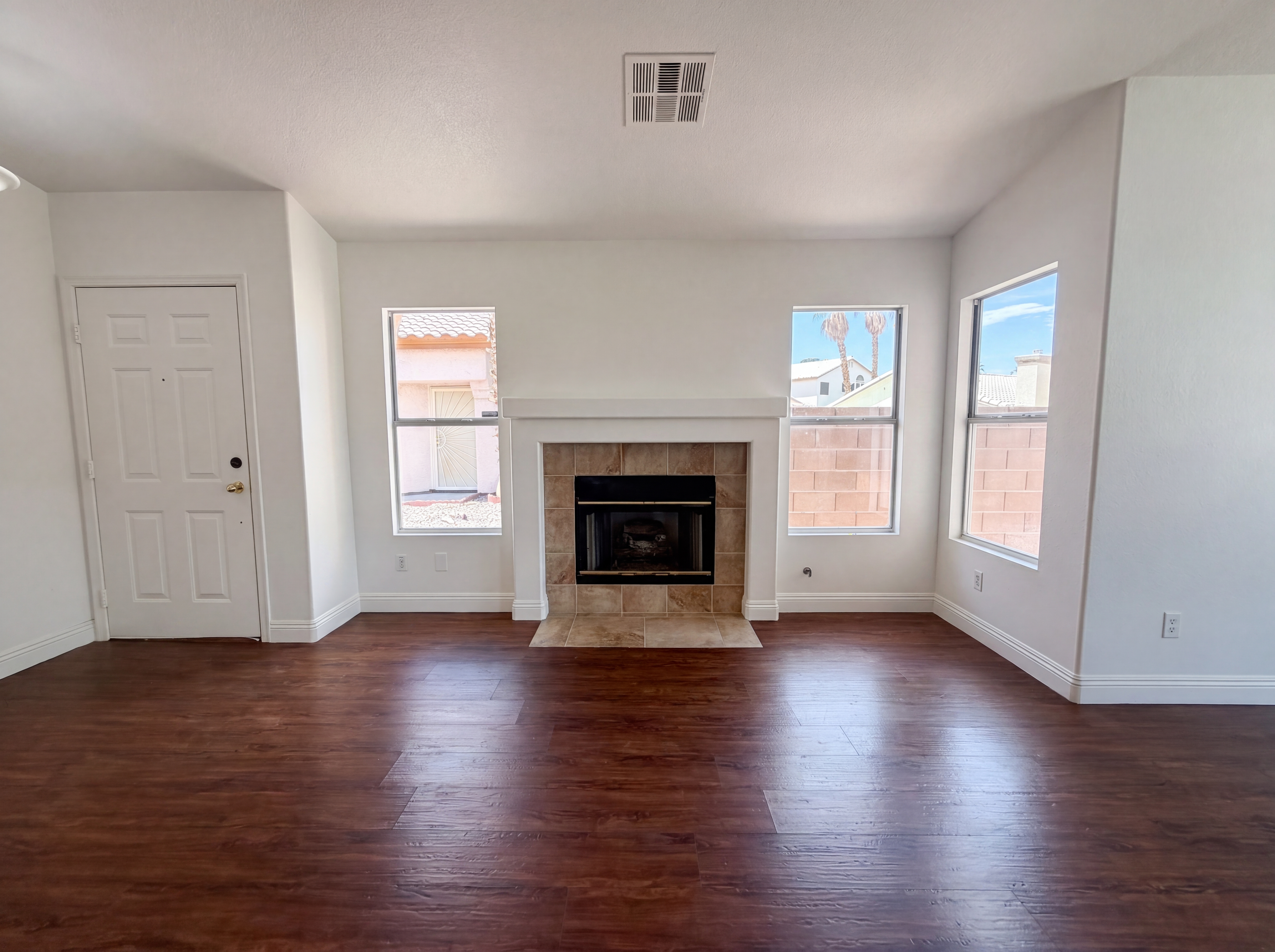 Photo 10 of 23 of 2080 Sierra Stone Ln, Las Vegas, NV