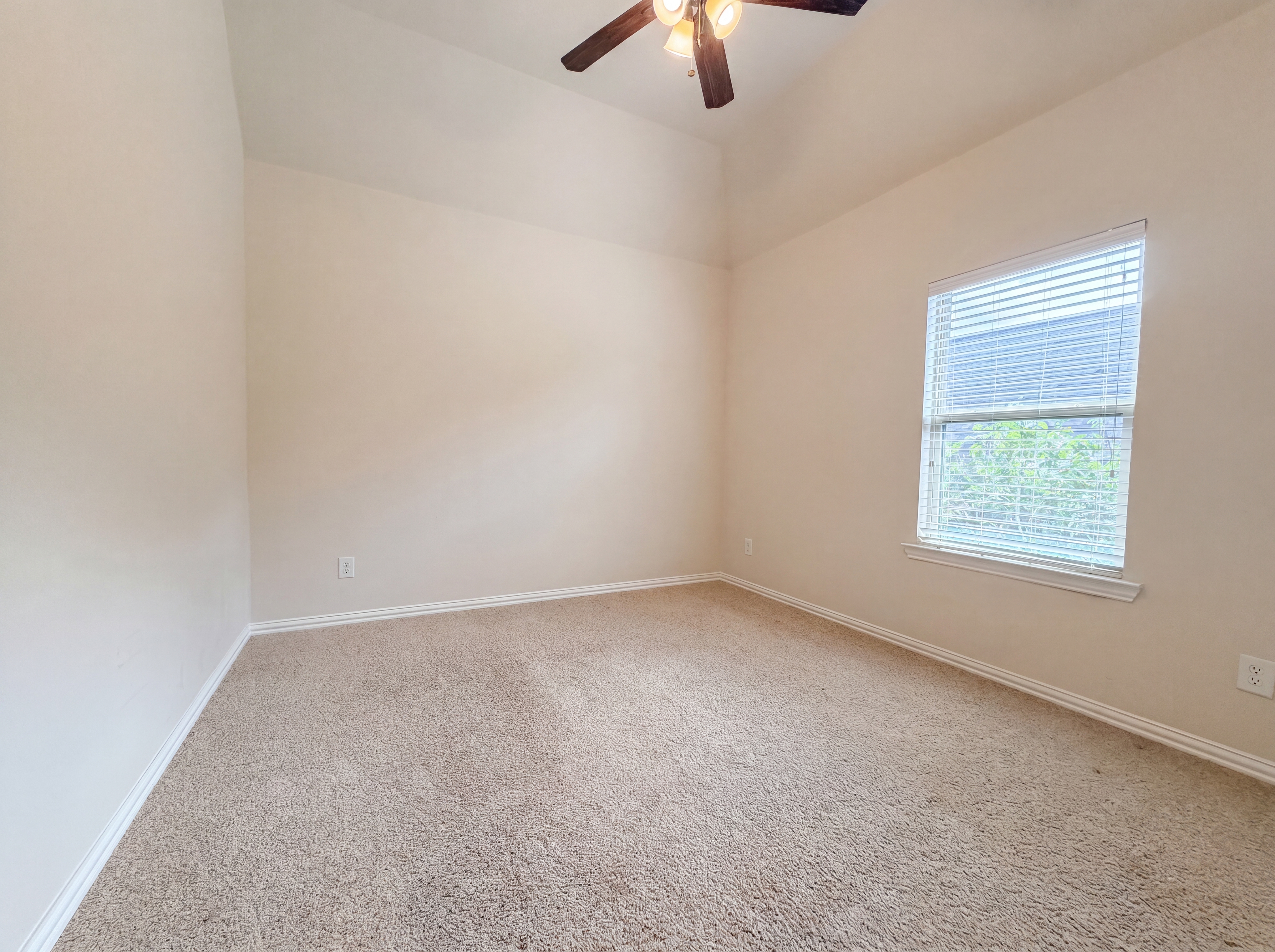Photo 15 of 29 of 27911 Warren Park Dr, Katy, TX