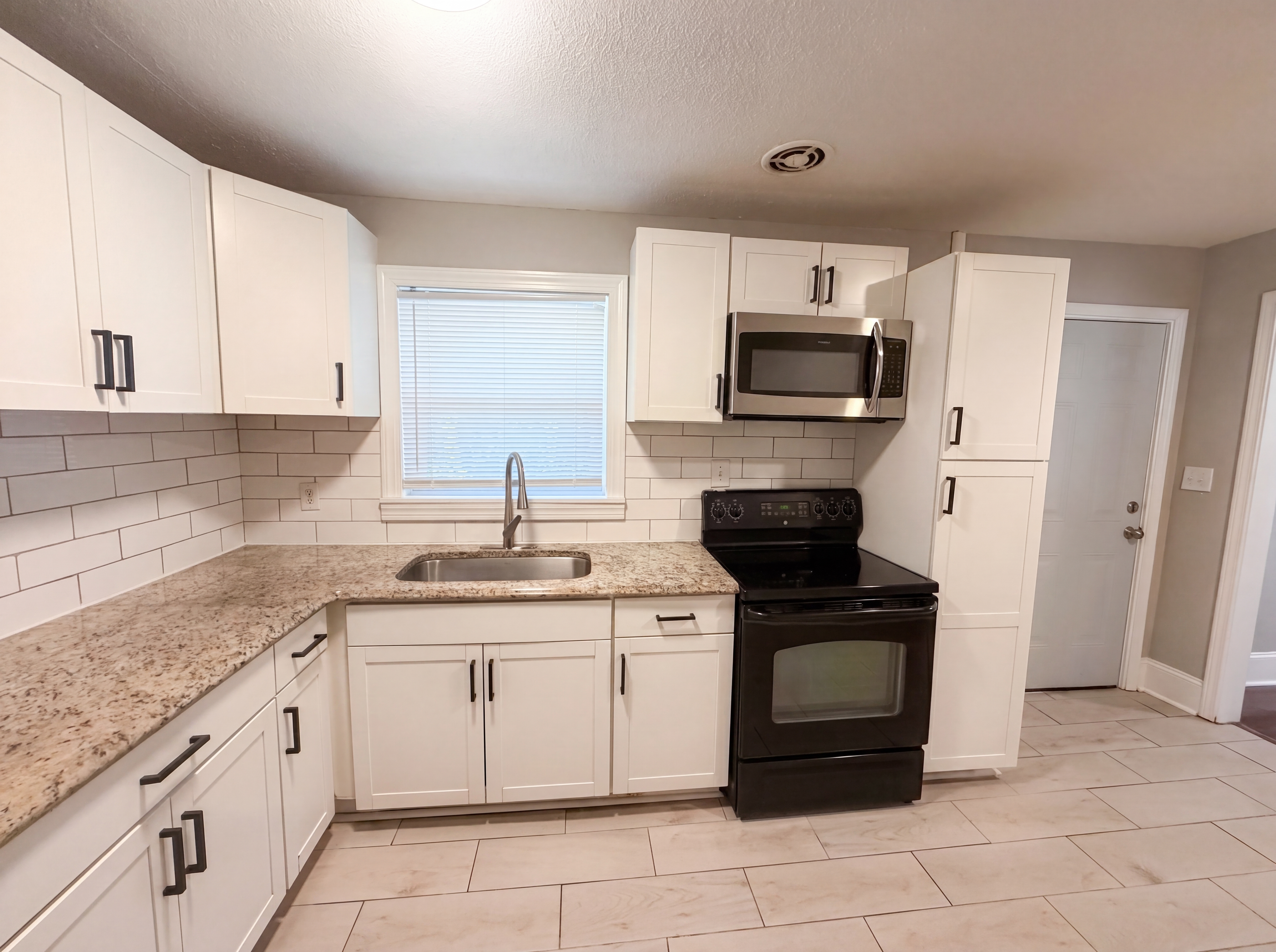 Photo 2 of 18 of 1428 Futrelle Dr, High Point, NC