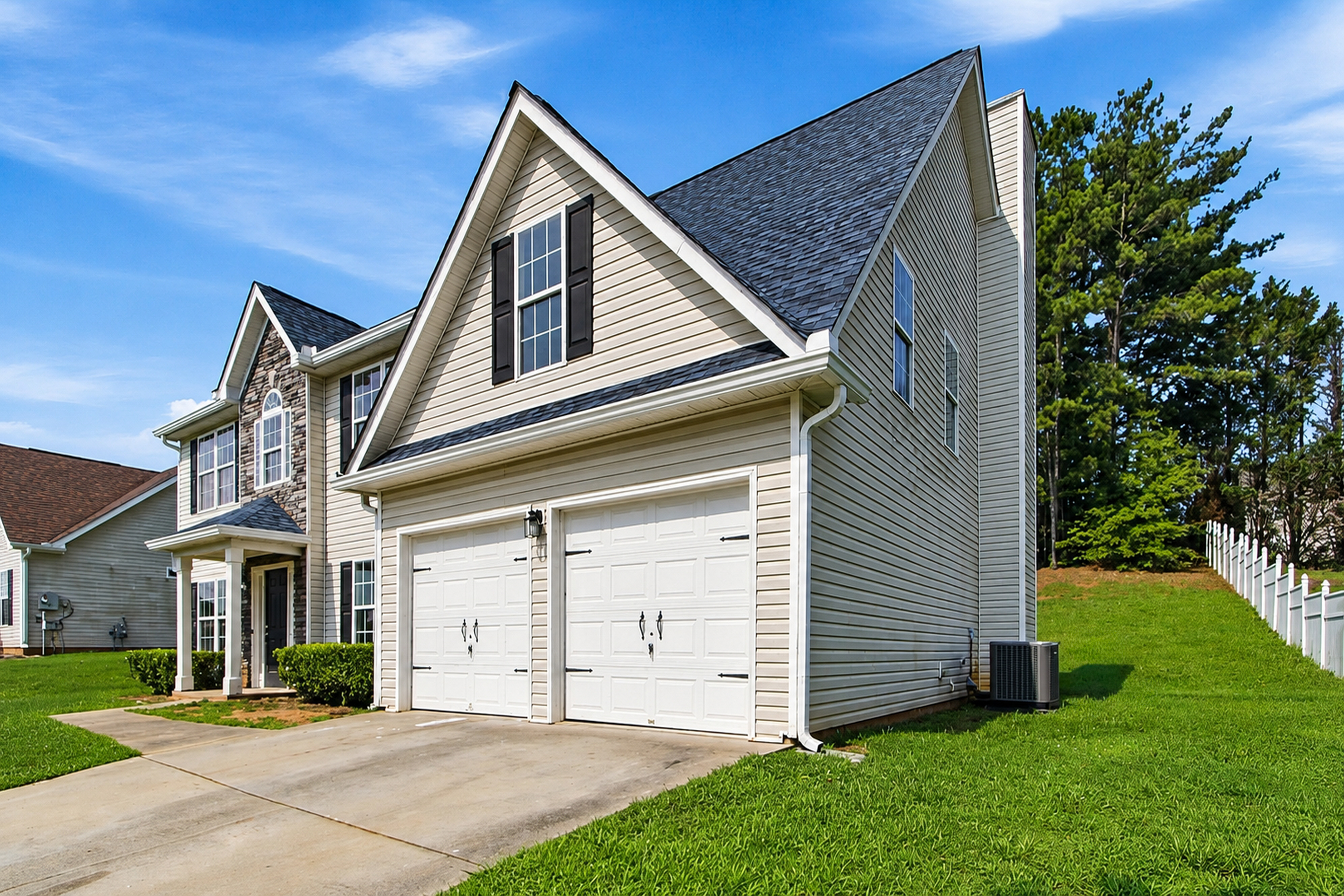 Photo 2 of 41 of 225 Avonlea Dr, Covington, GA