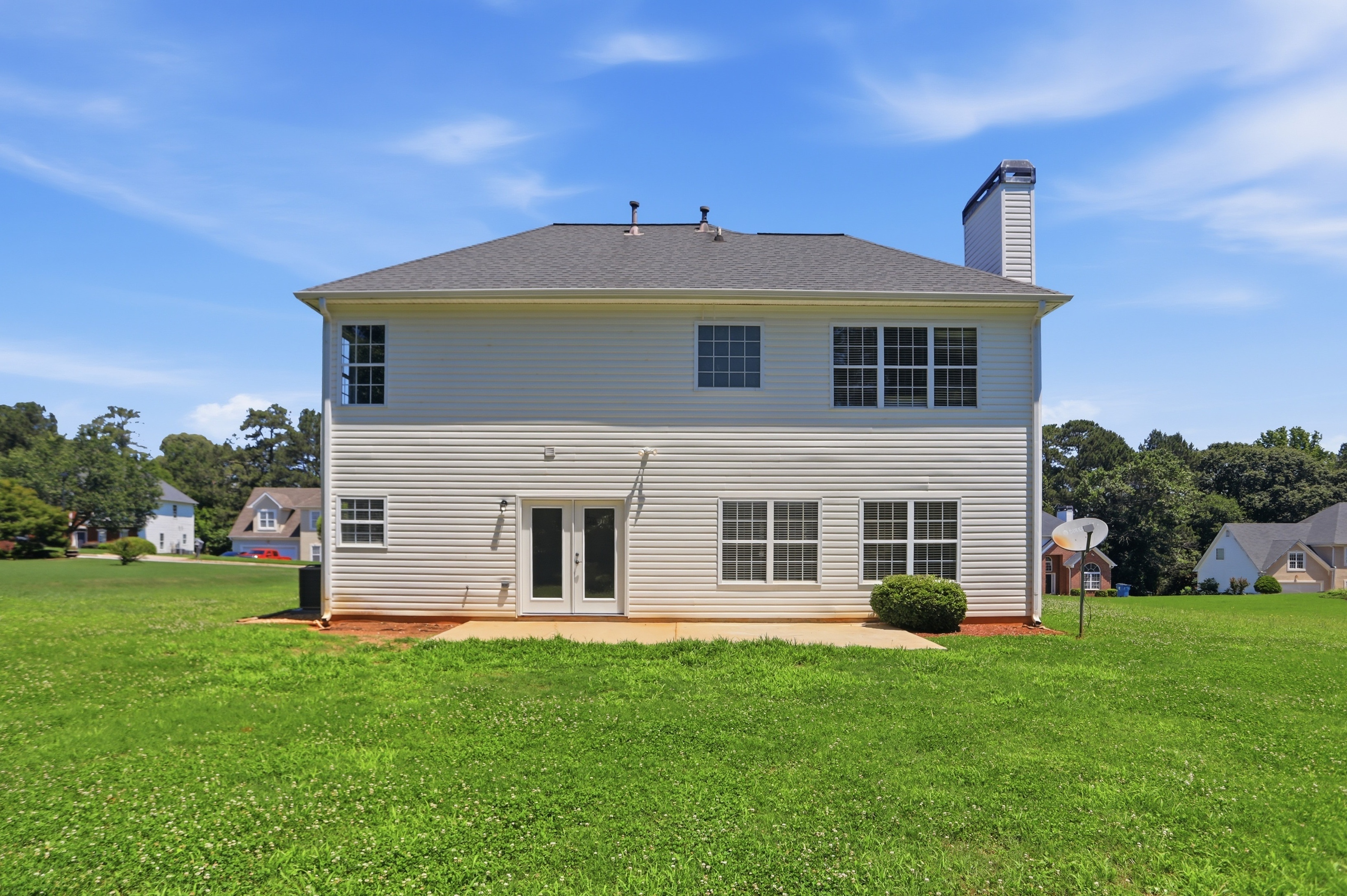 Photo 5 of 42 of 640 Autumn Leaf Cir, McDonough, GA