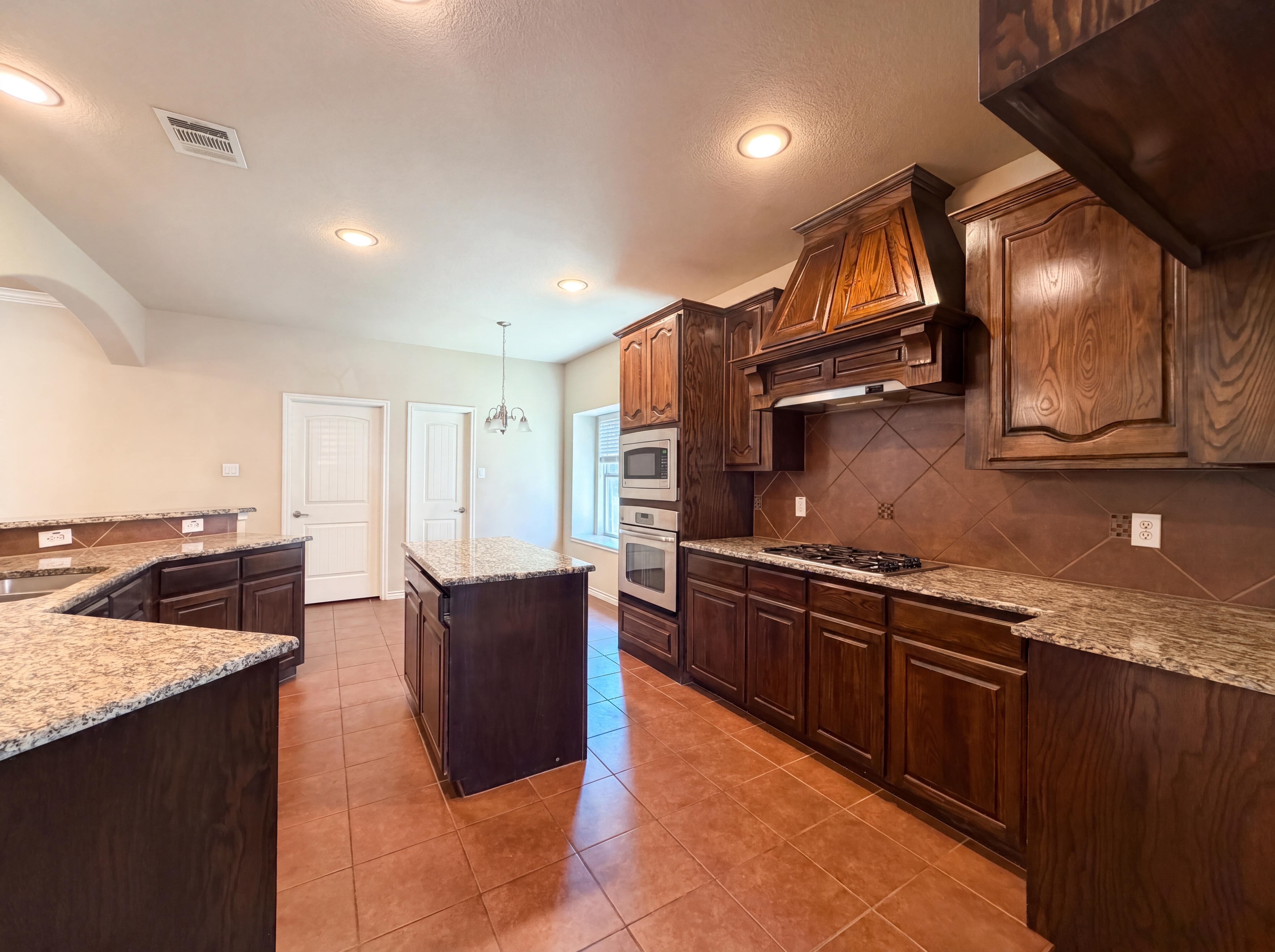 Photo 11 of 28 of 1608 Brushy Creek Ln, Allen, TX