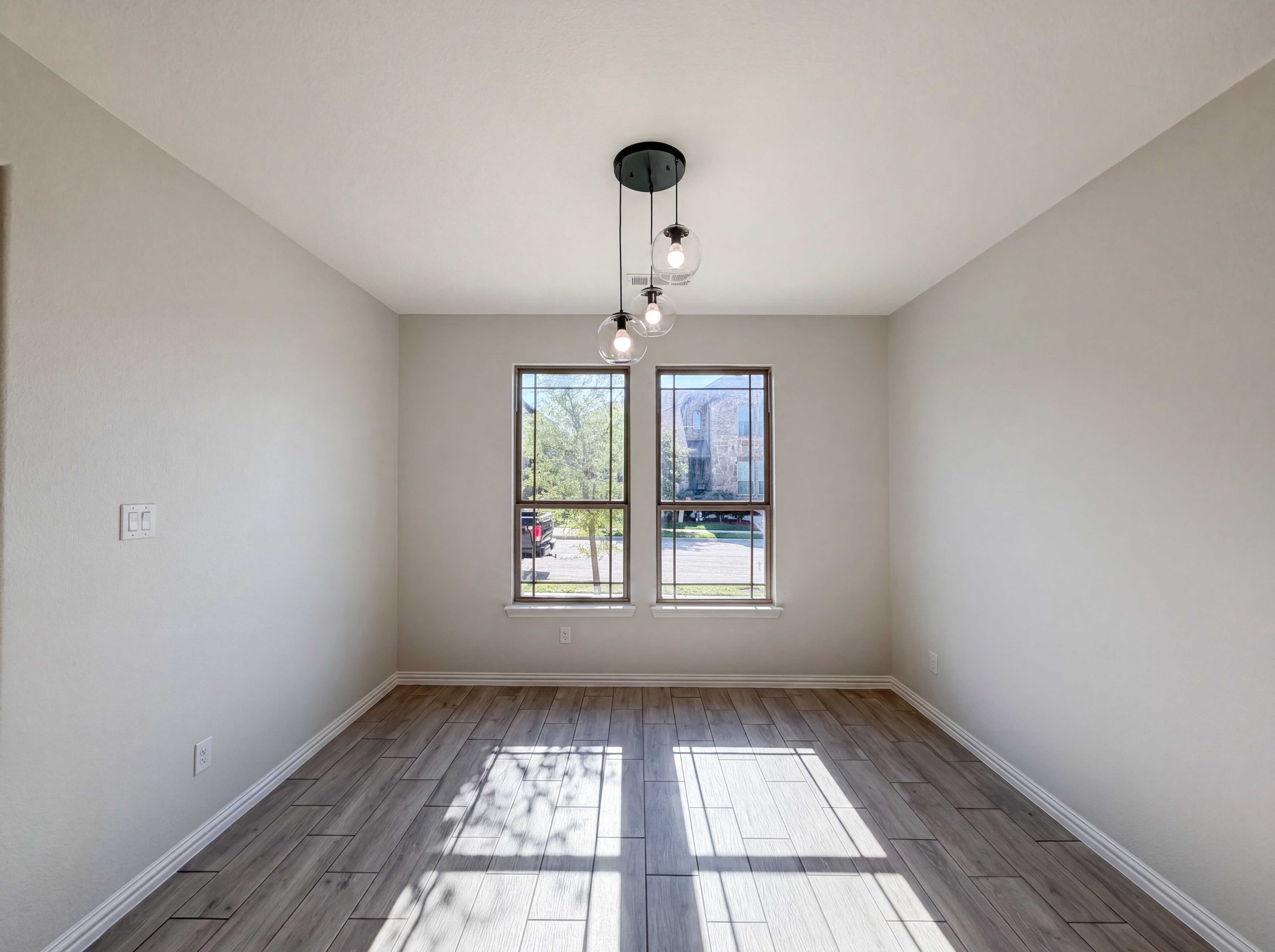 Photo 8 of 21 of 6705 Farsight Dr, Fort Worth, TX