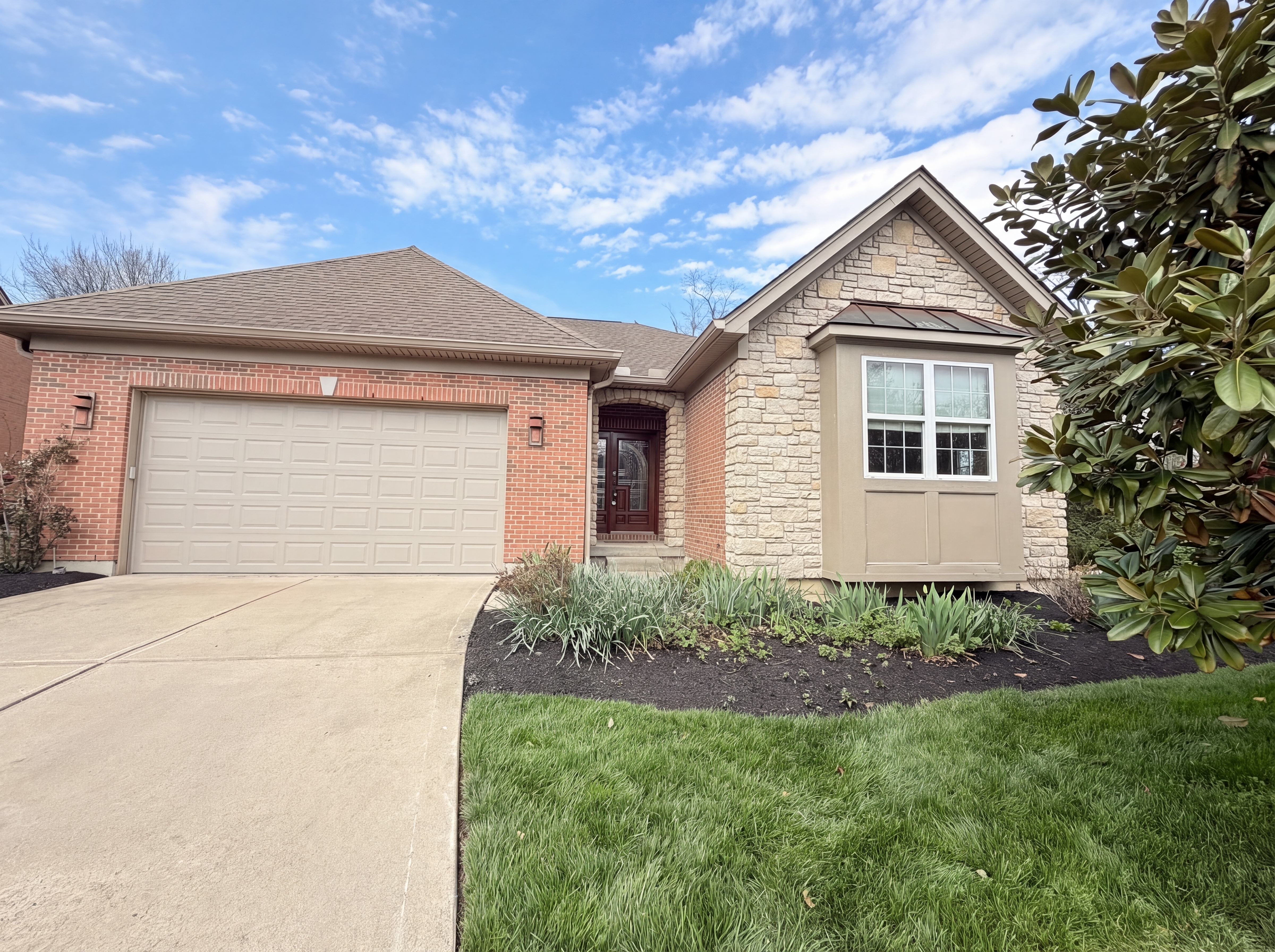 Photo 25 of 29 of 8016 Stonegate Dr, Cincinnati, OH