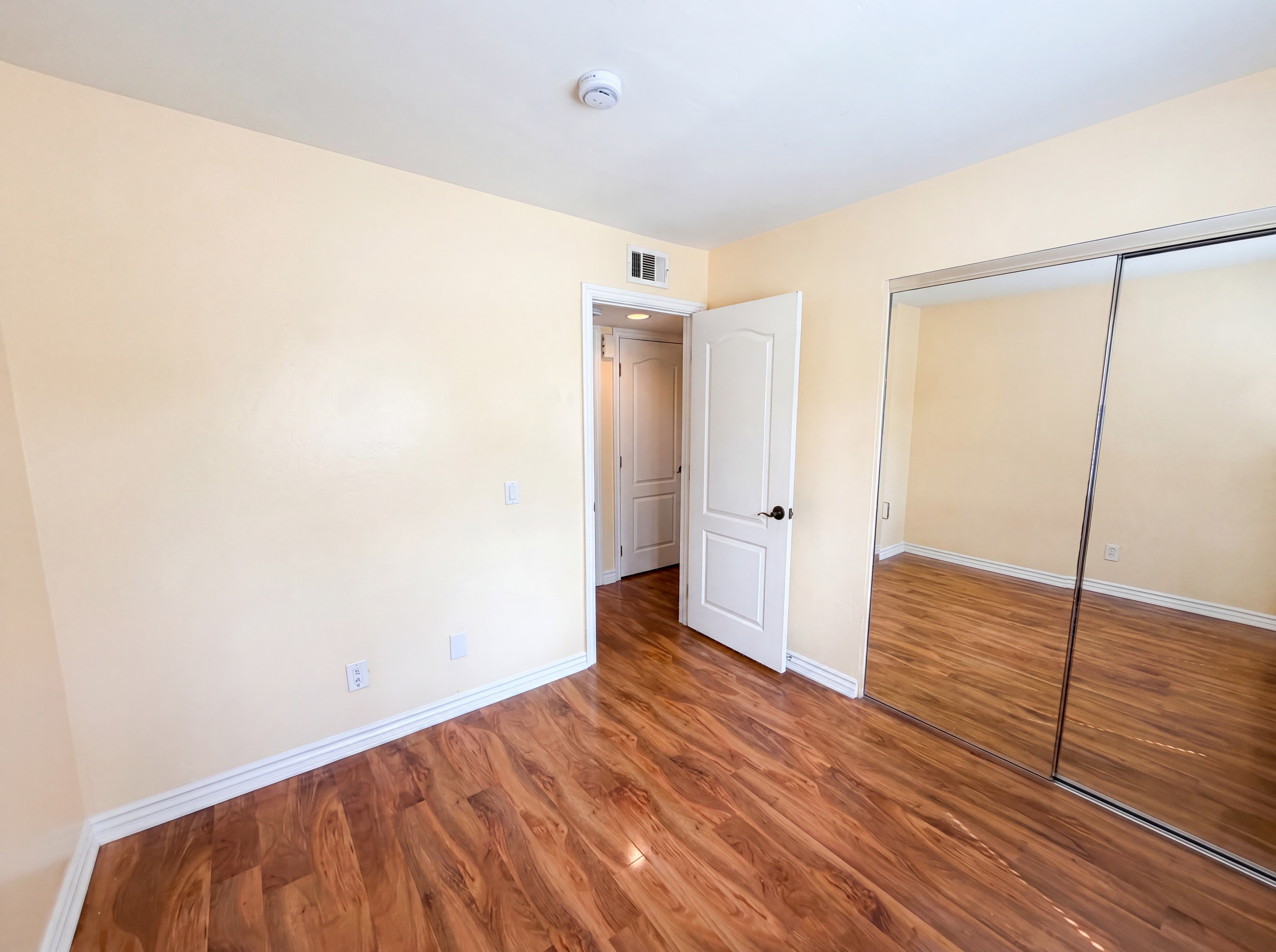 Photo 19 of 31 of 920 S Palmetto Ave, Ontario, CA